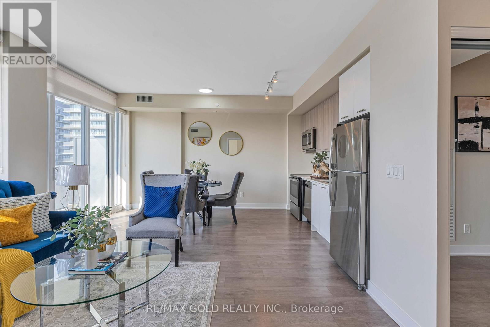 510 - 180 VETERANS DRIVE Image 15