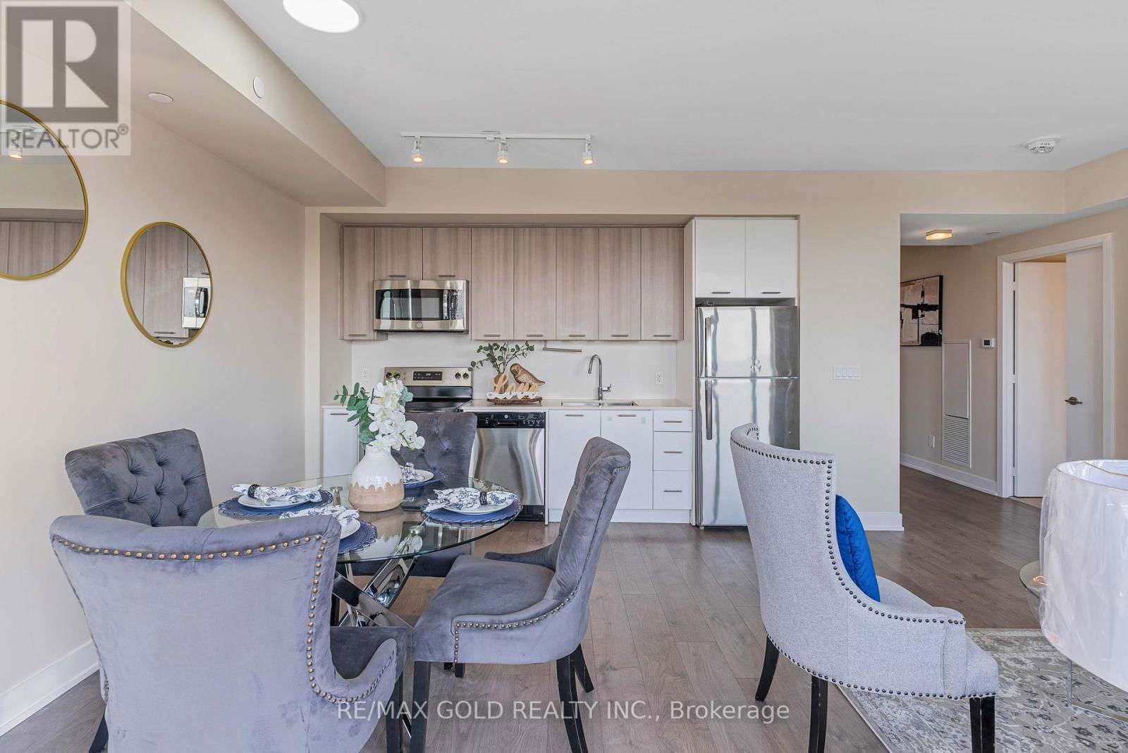 510 - 180 VETERANS DRIVE Image 16