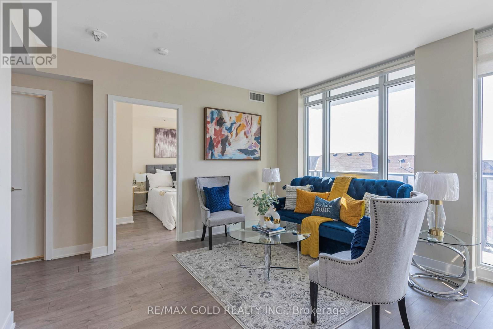 510 - 180 VETERANS DRIVE Image 17