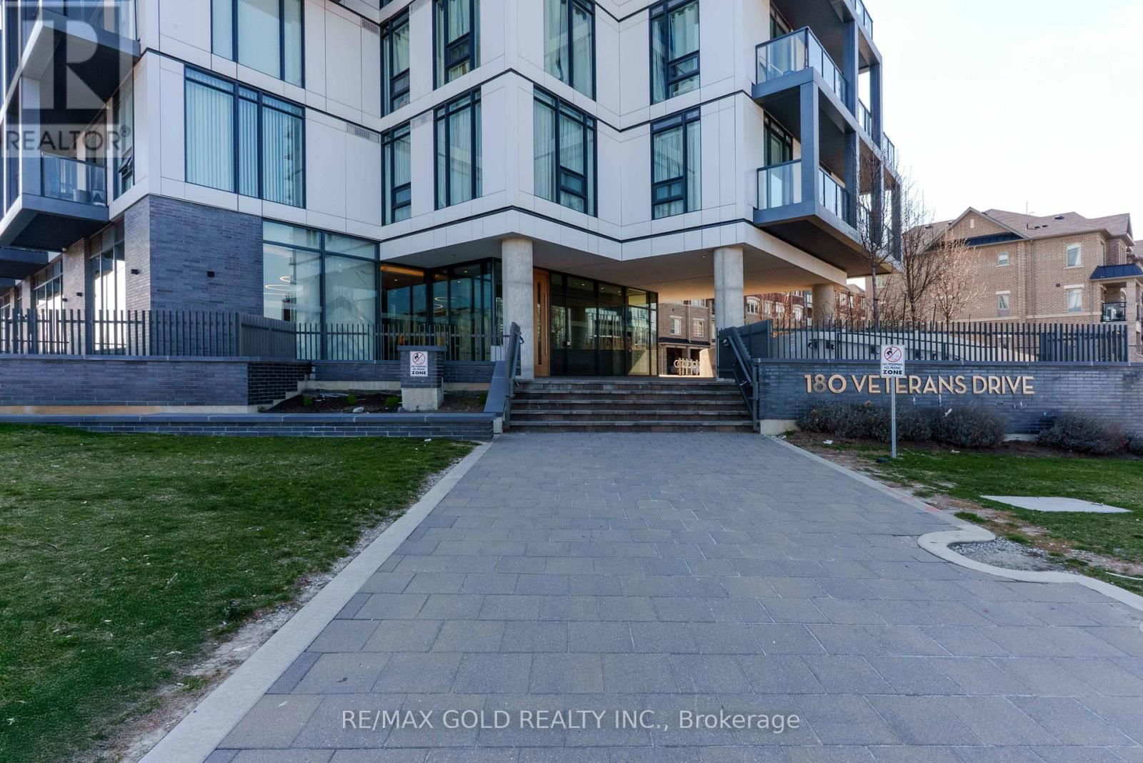 510 - 180 VETERANS DRIVE Image 2