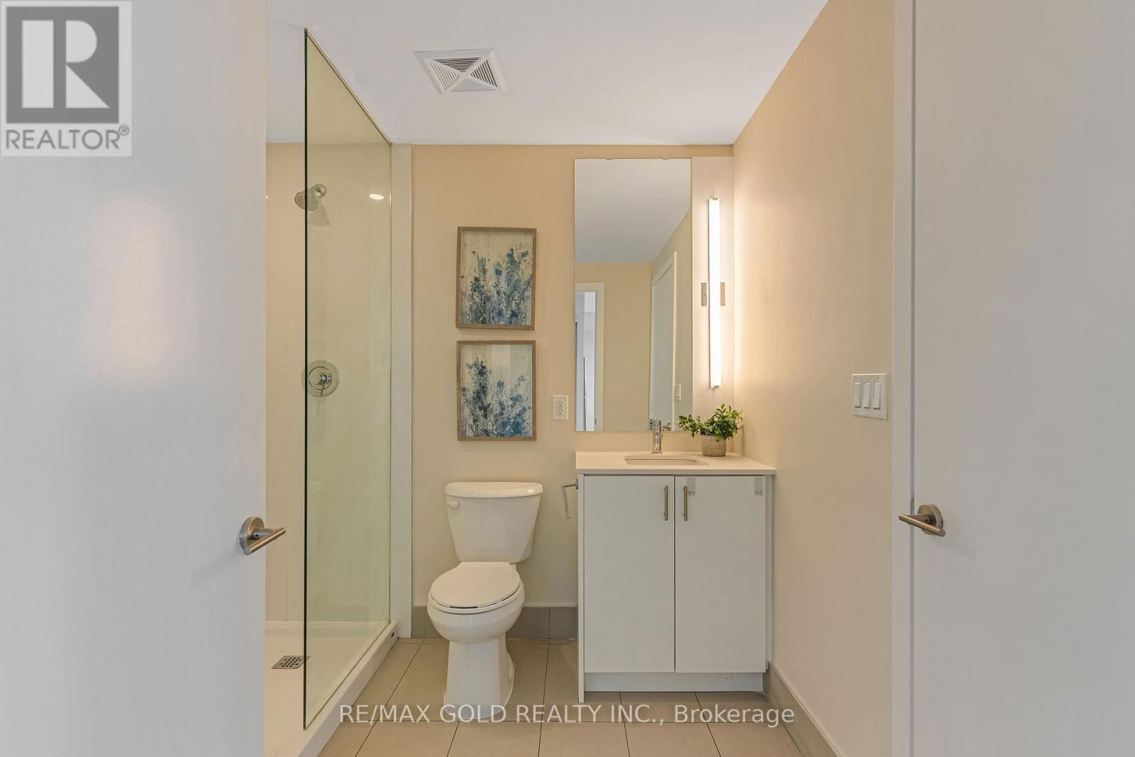 510 - 180 VETERANS DRIVE Image 27