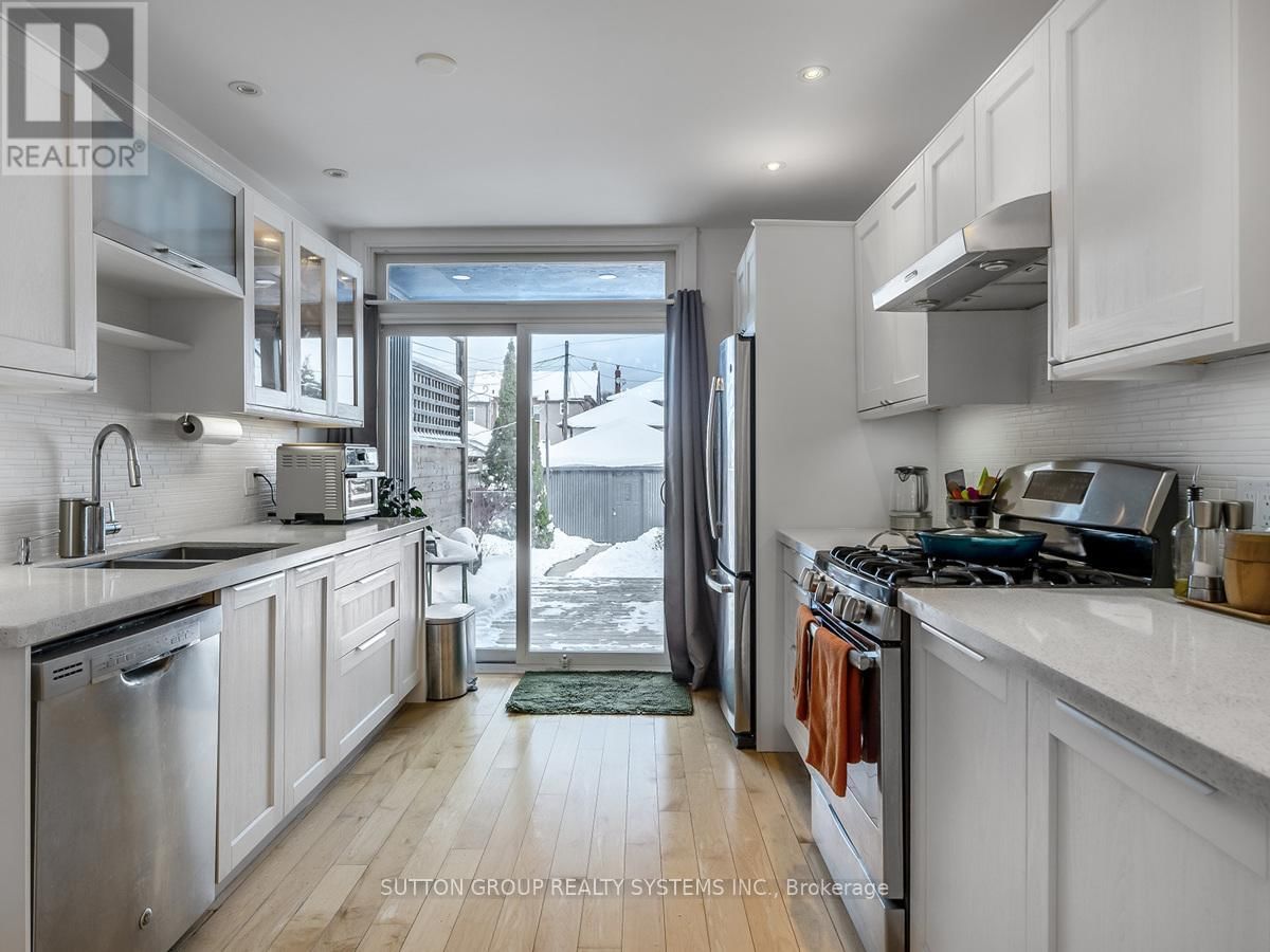 217 EARLSCOURT AVENUE Image 12