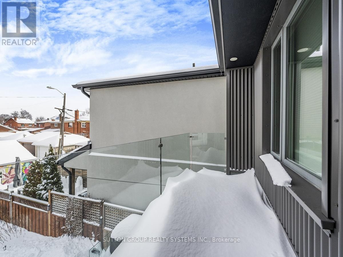 217 EARLSCOURT AVENUE Image 19