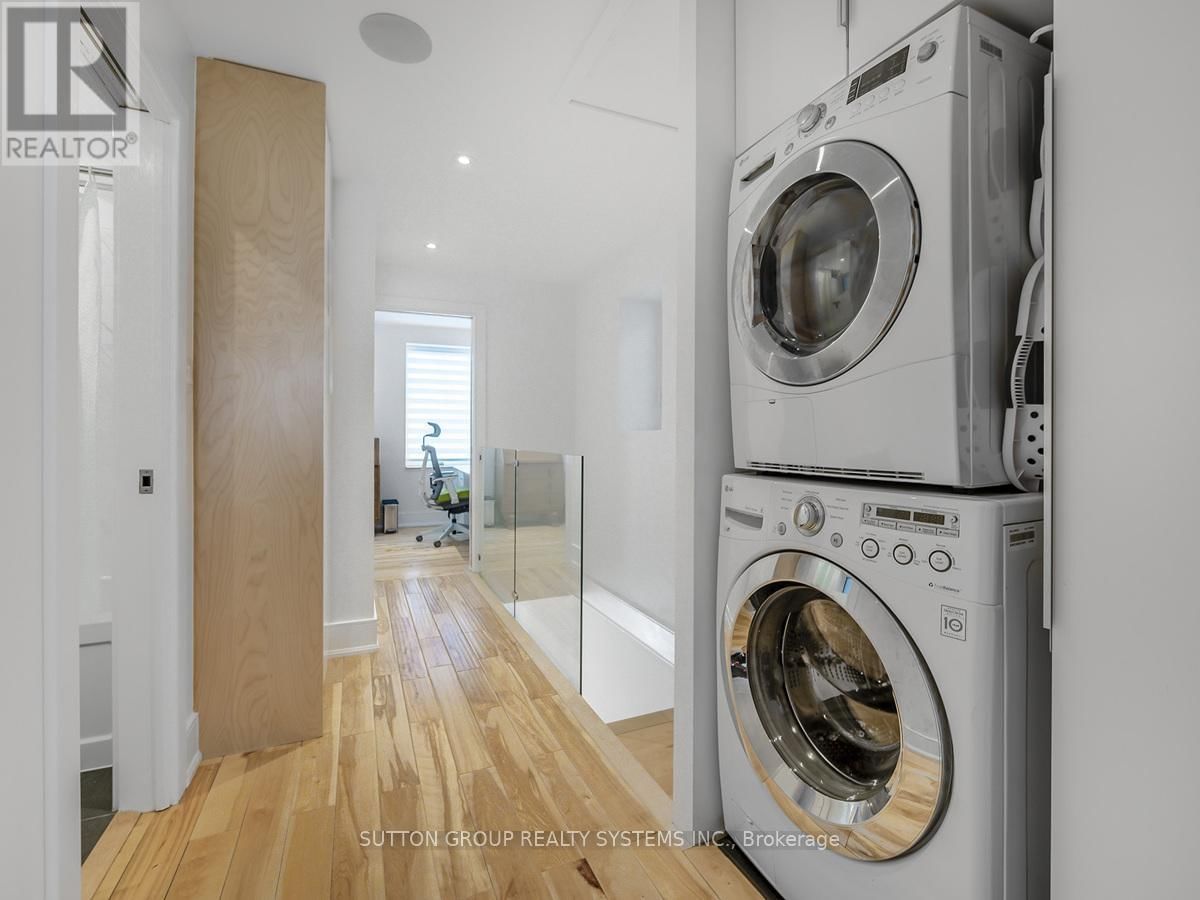 217 EARLSCOURT AVENUE Image 24
