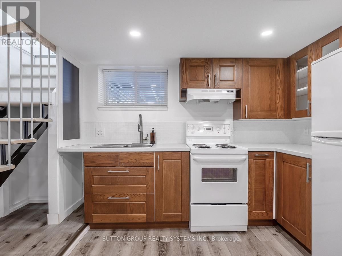 217 EARLSCOURT AVENUE Image 28