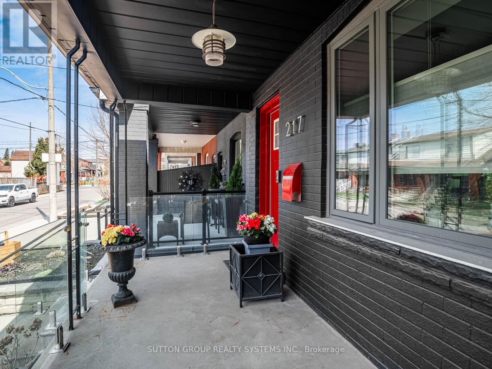 217 EARLSCOURT AVENUE Image 3