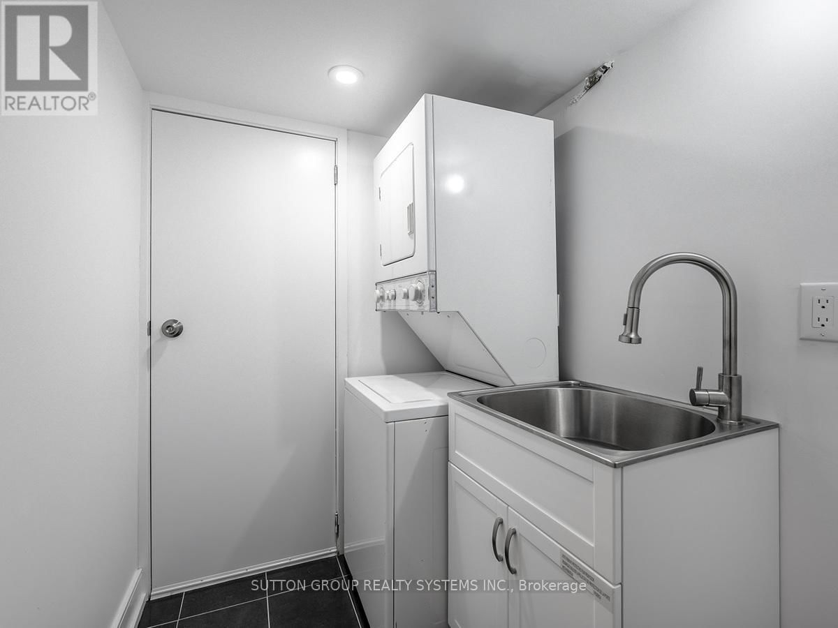 217 EARLSCOURT AVENUE Image 32