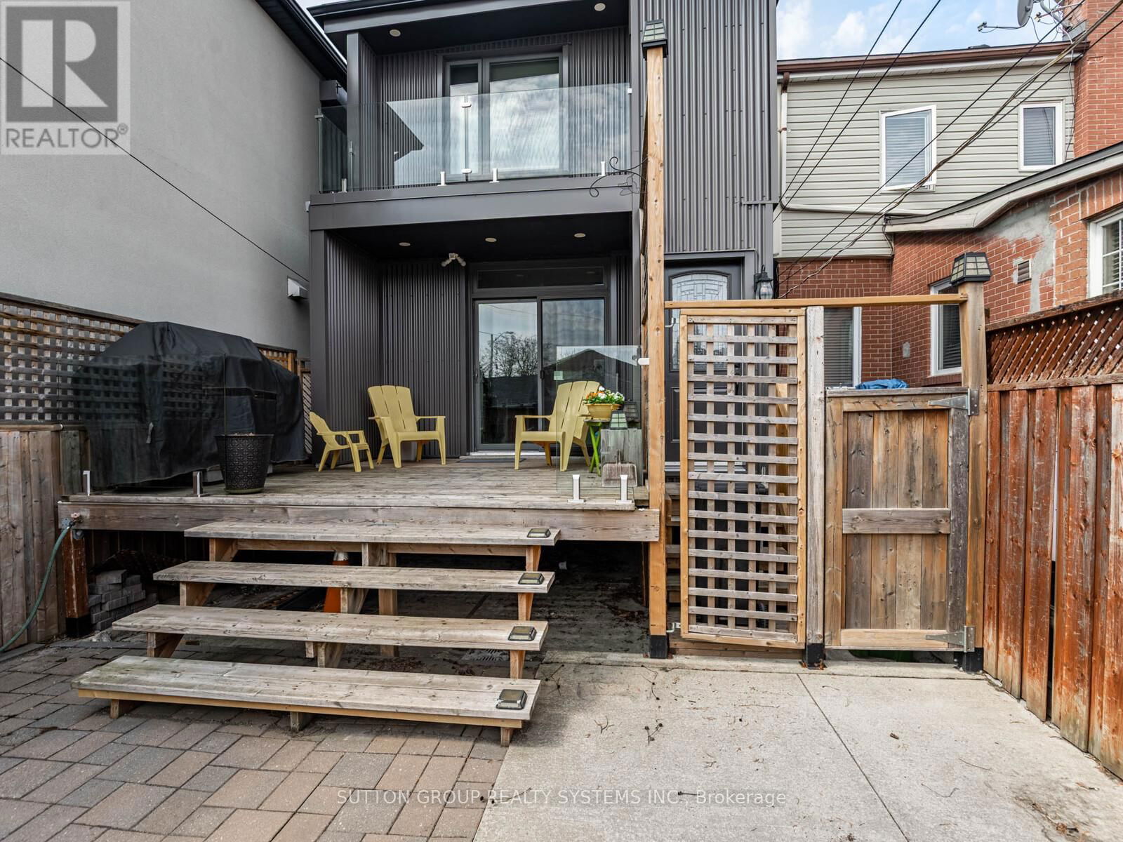 217 EARLSCOURT AVENUE Image 33