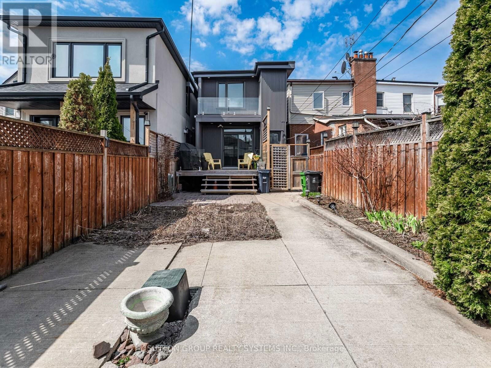 217 EARLSCOURT AVENUE Image 36