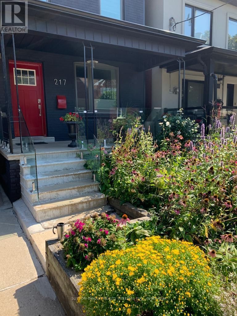 217 EARLSCOURT AVENUE Image 40