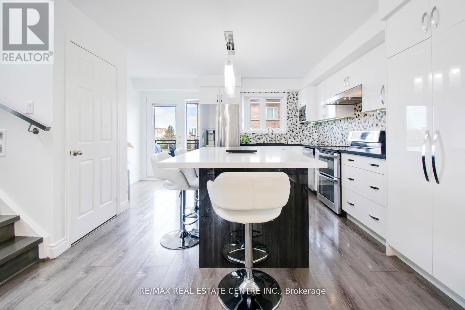 2 - 2891 RIO COURT Image 16