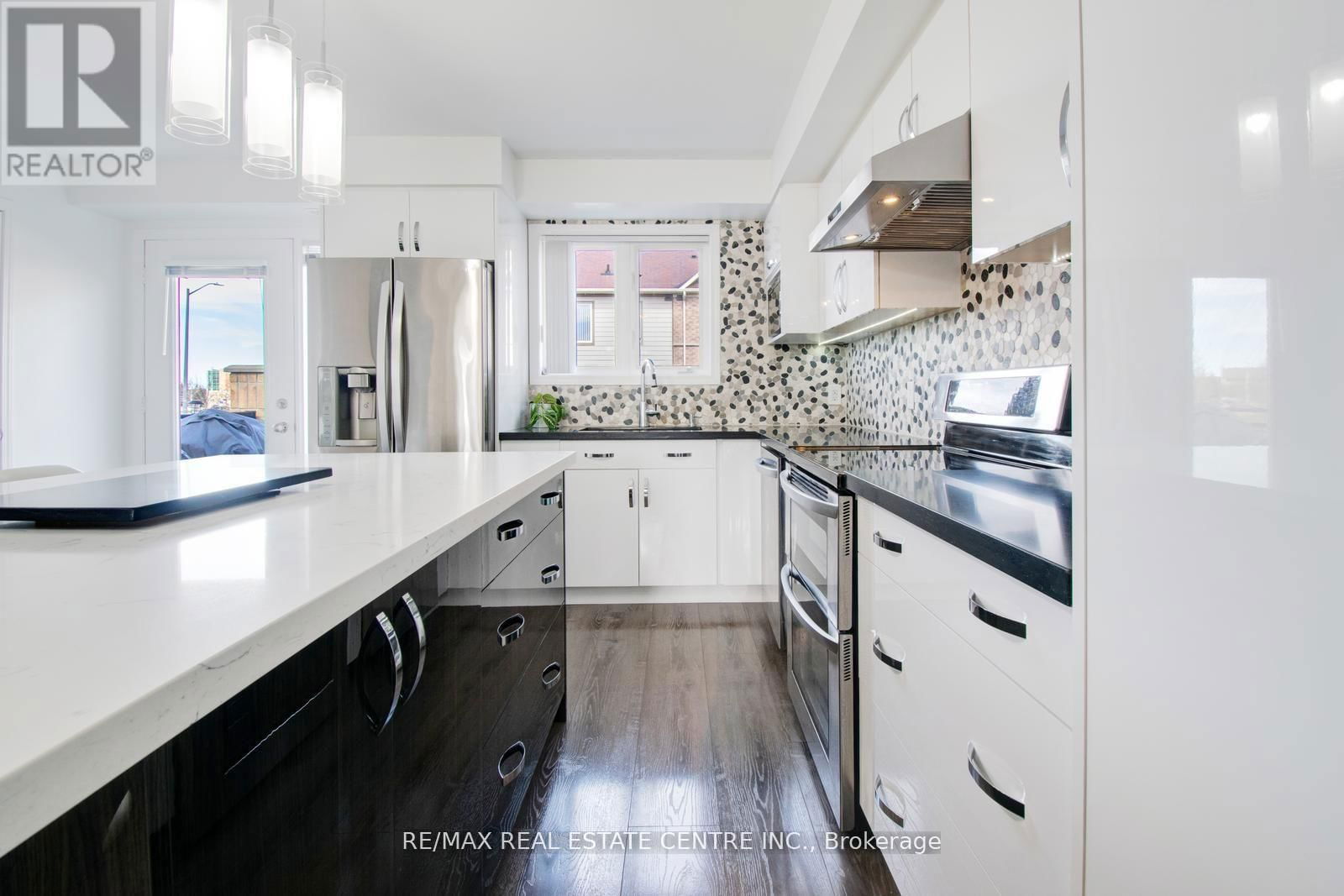 2 - 2891 RIO COURT Image 18