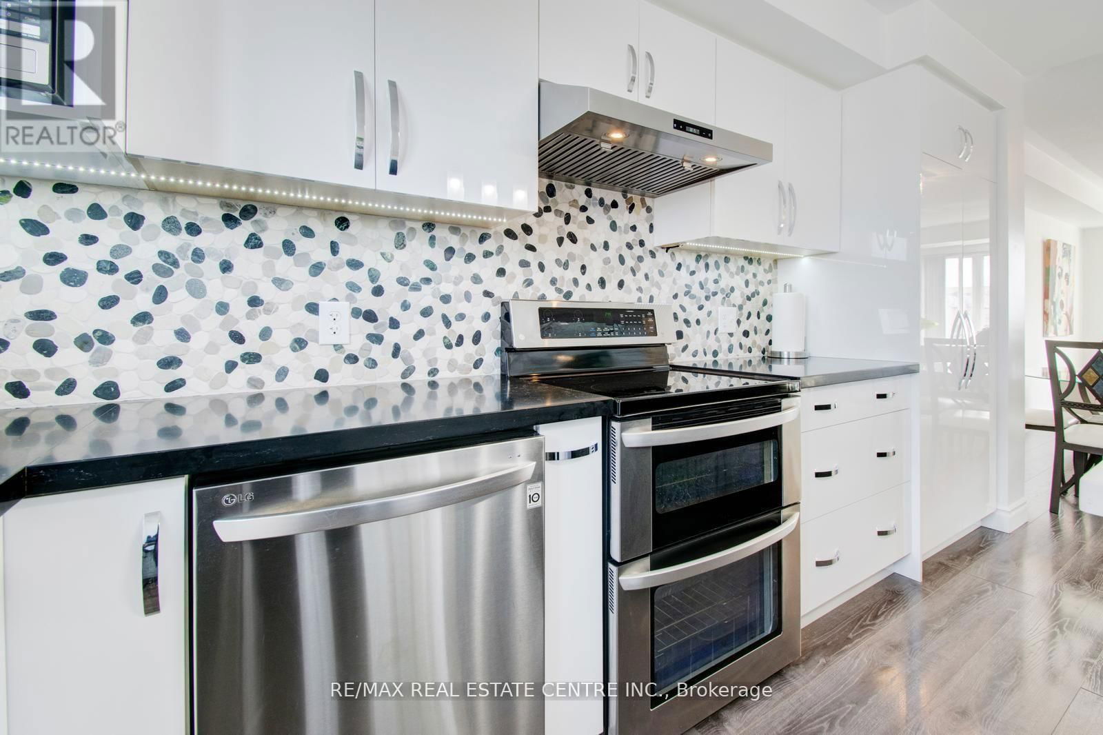 2 - 2891 RIO COURT Image 20