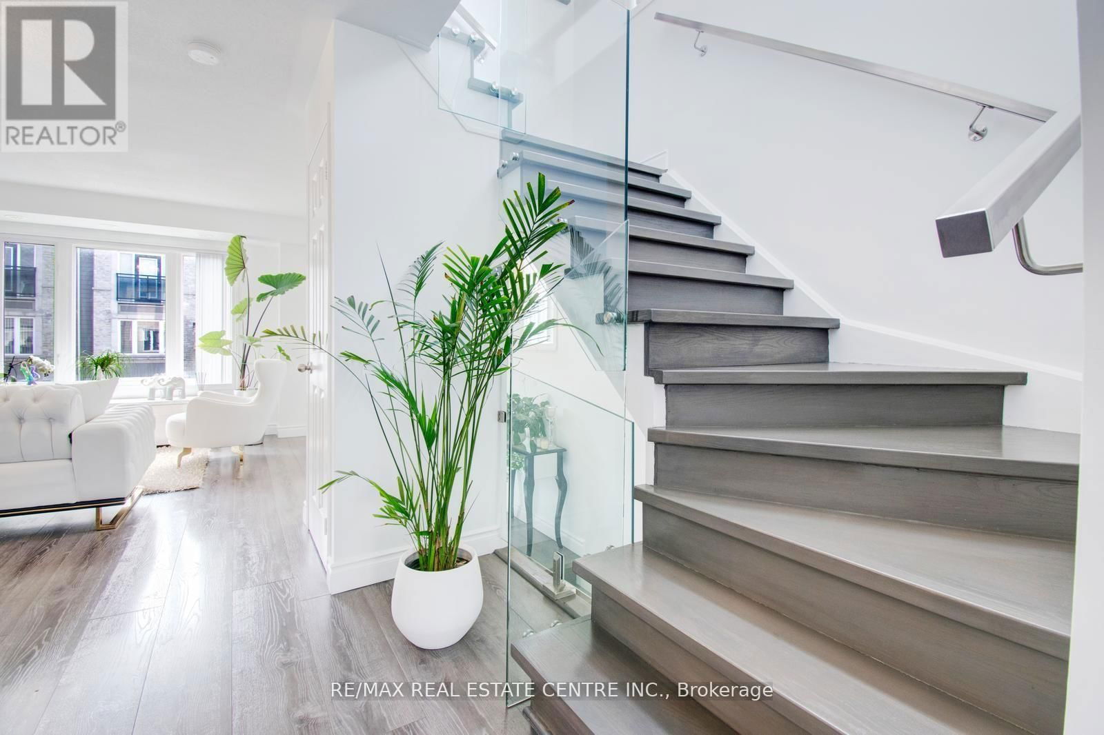 2 - 2891 RIO COURT Image 3