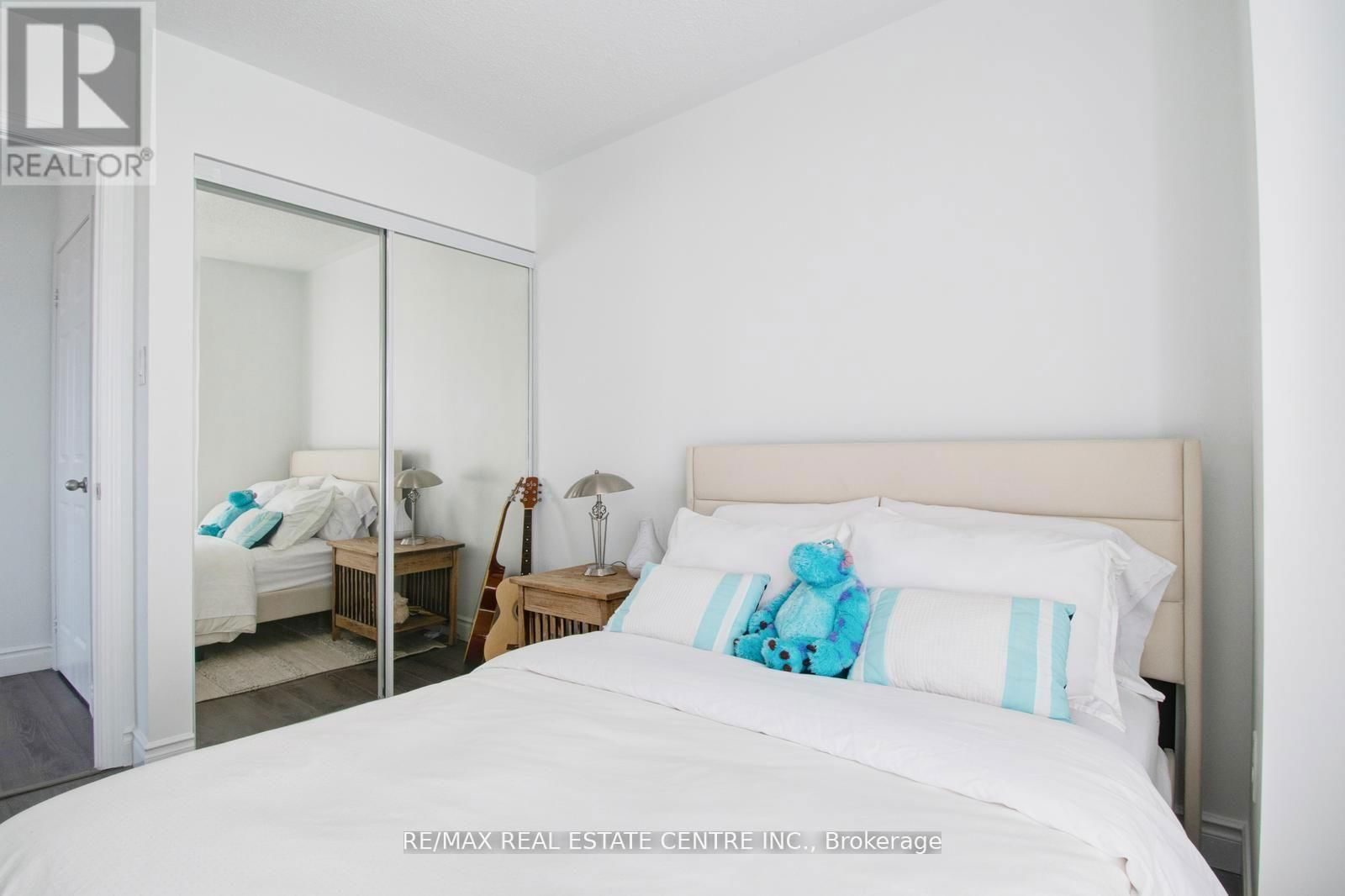 2 - 2891 RIO COURT Image 32