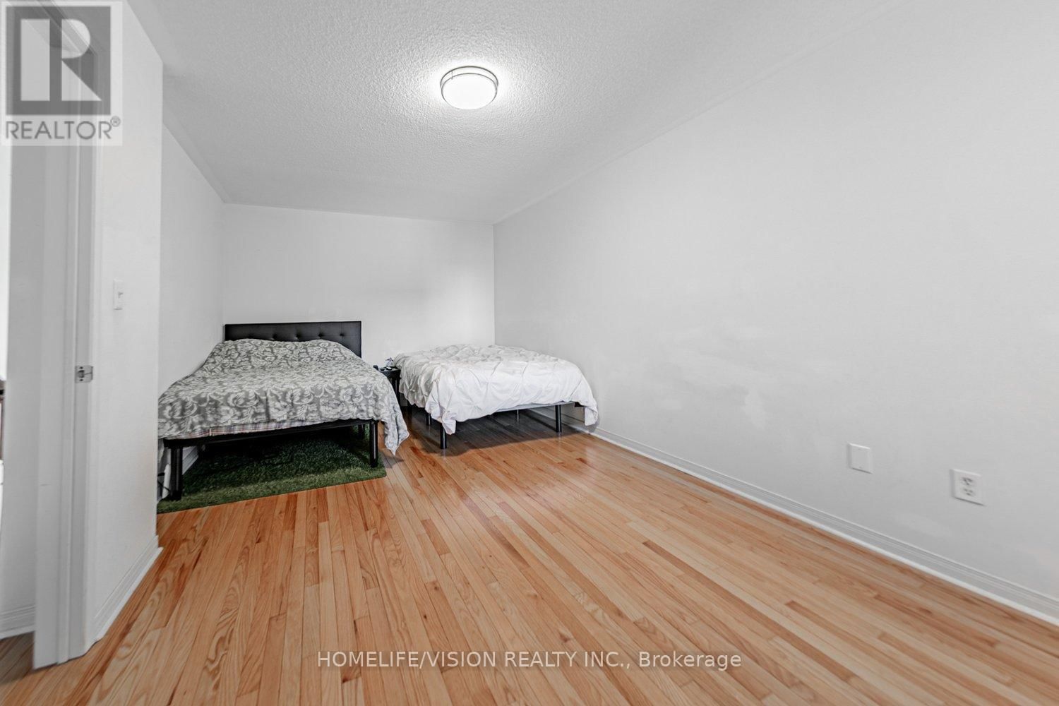 10 ODOARDO DISANTO CIRCLE WEST Image 22