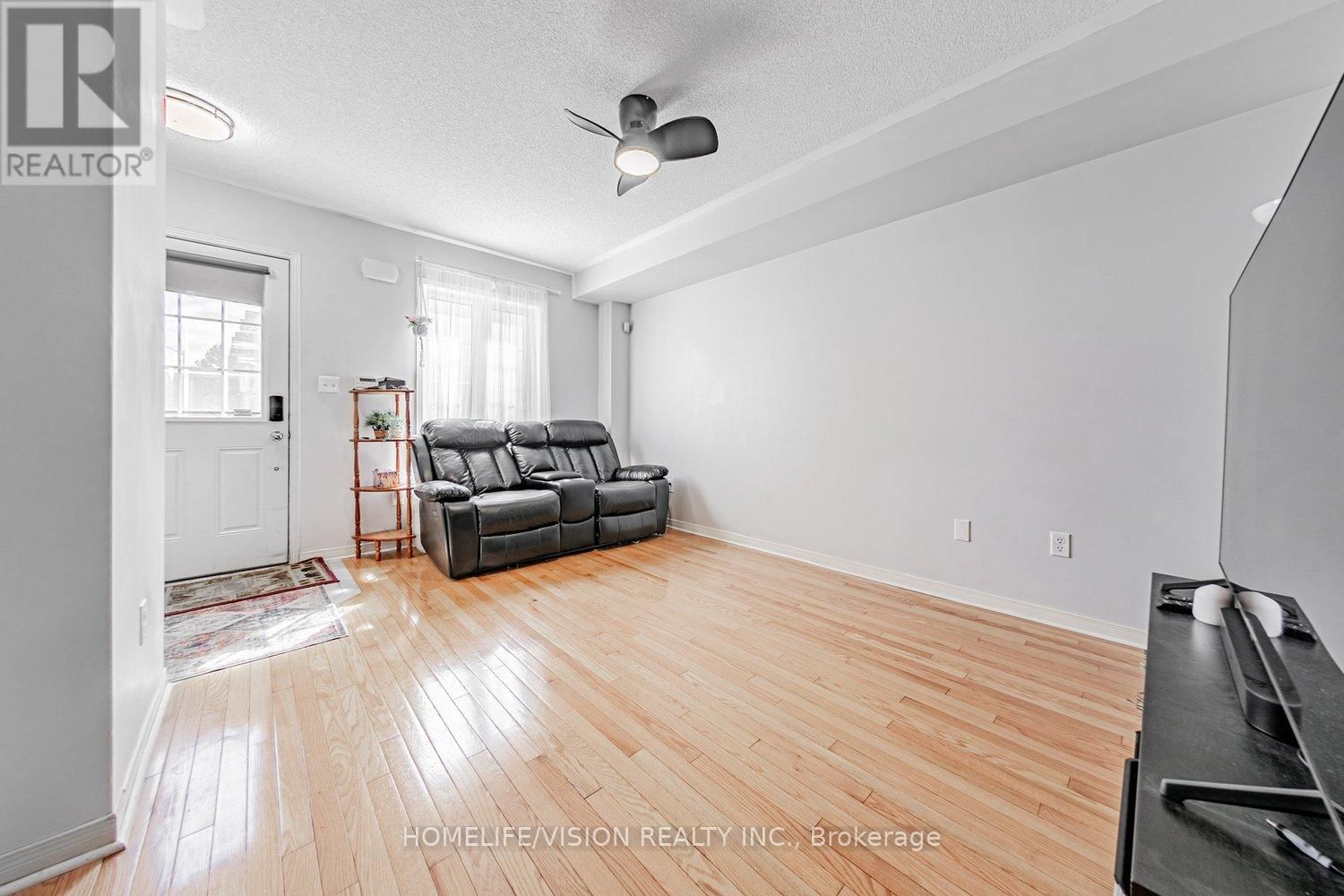 10 ODOARDO DISANTO CIRCLE WEST Image 6