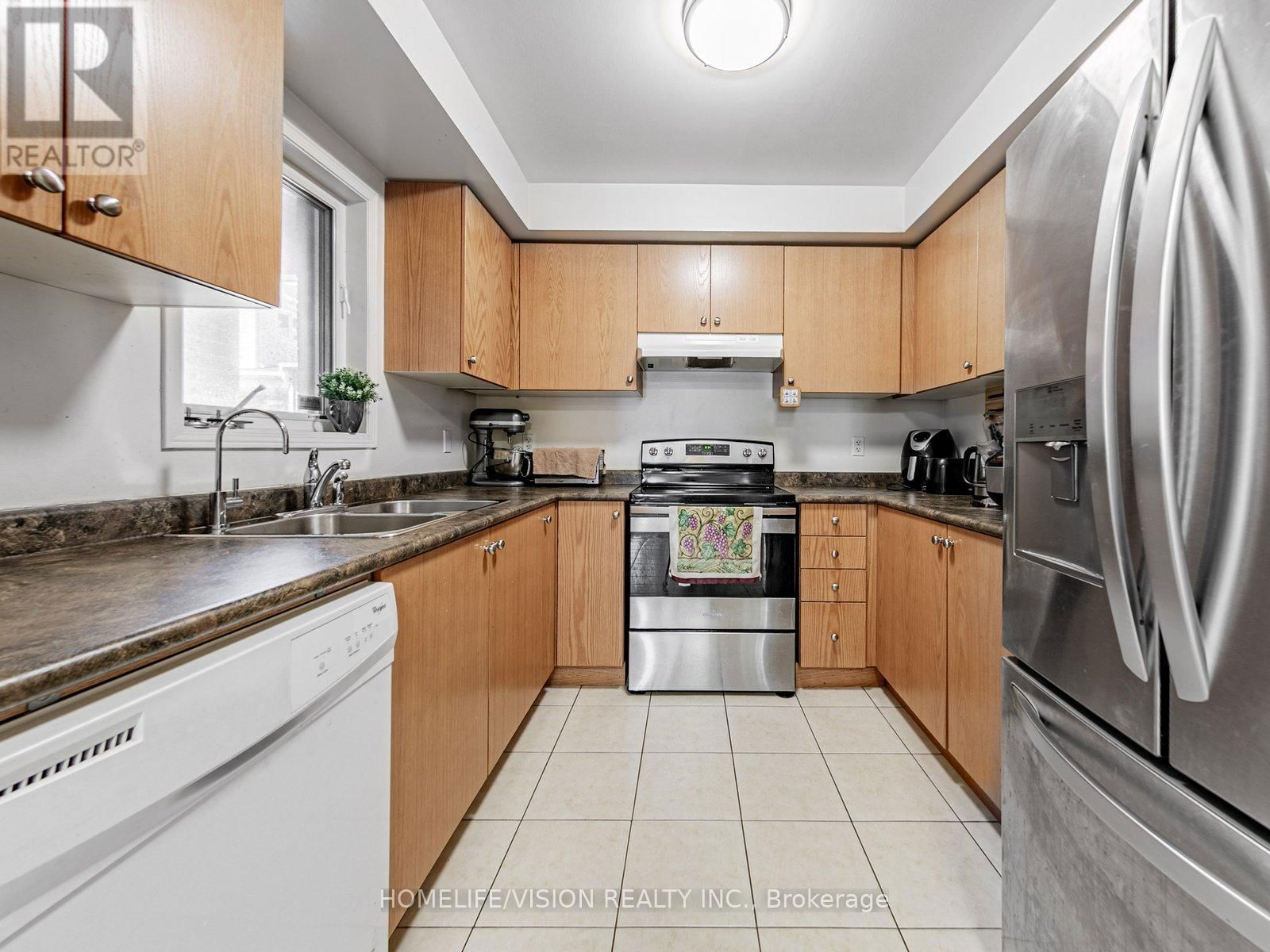 10 ODOARDO DISANTO CIRCLE WEST Image 9