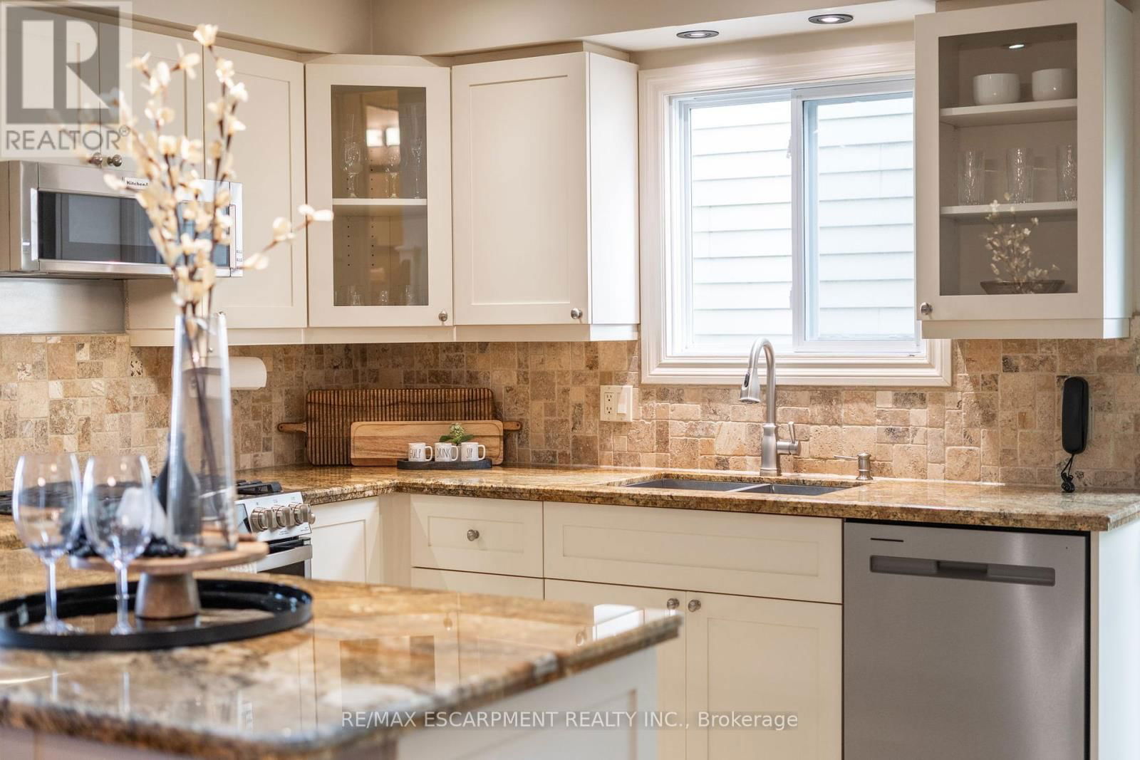 1097 STEPHENSON DRIVE Image 11