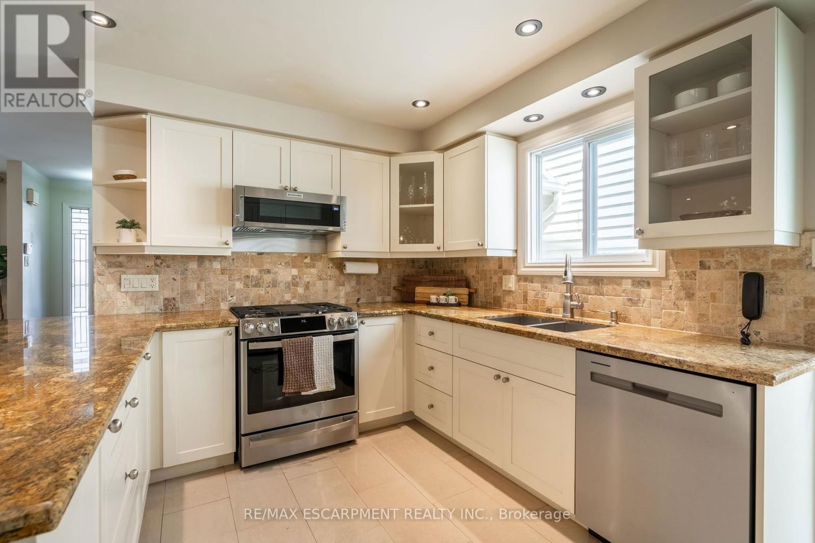1097 STEPHENSON DRIVE Image 13