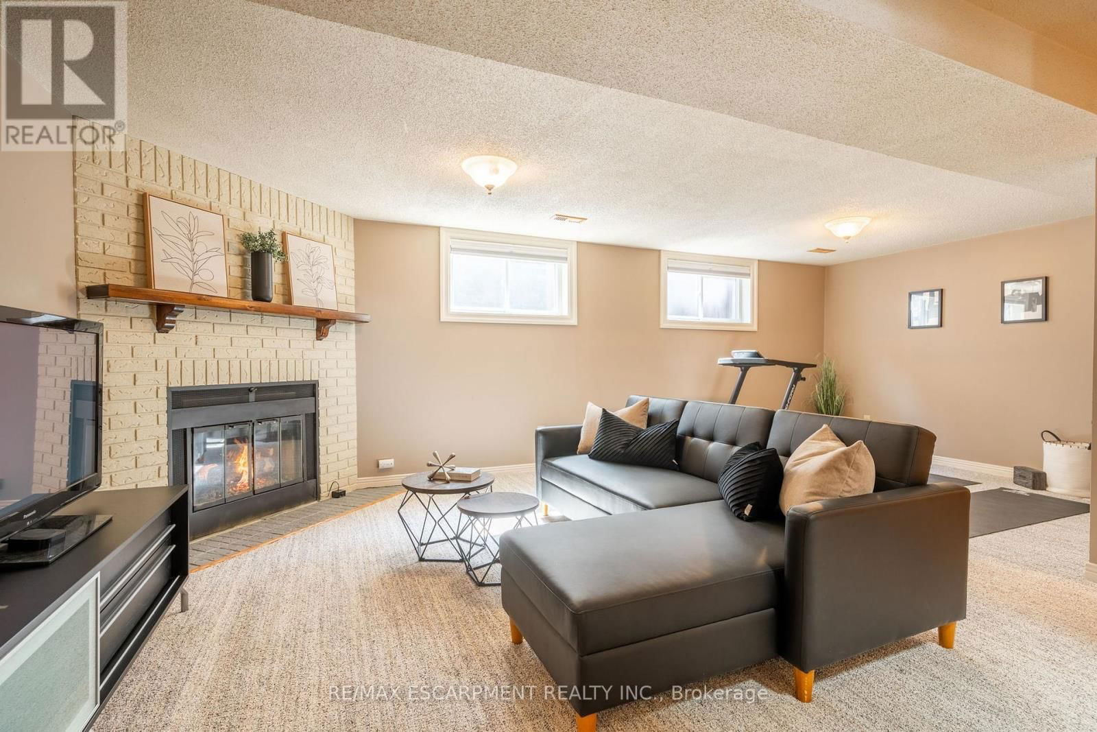 1097 STEPHENSON DRIVE Image 30