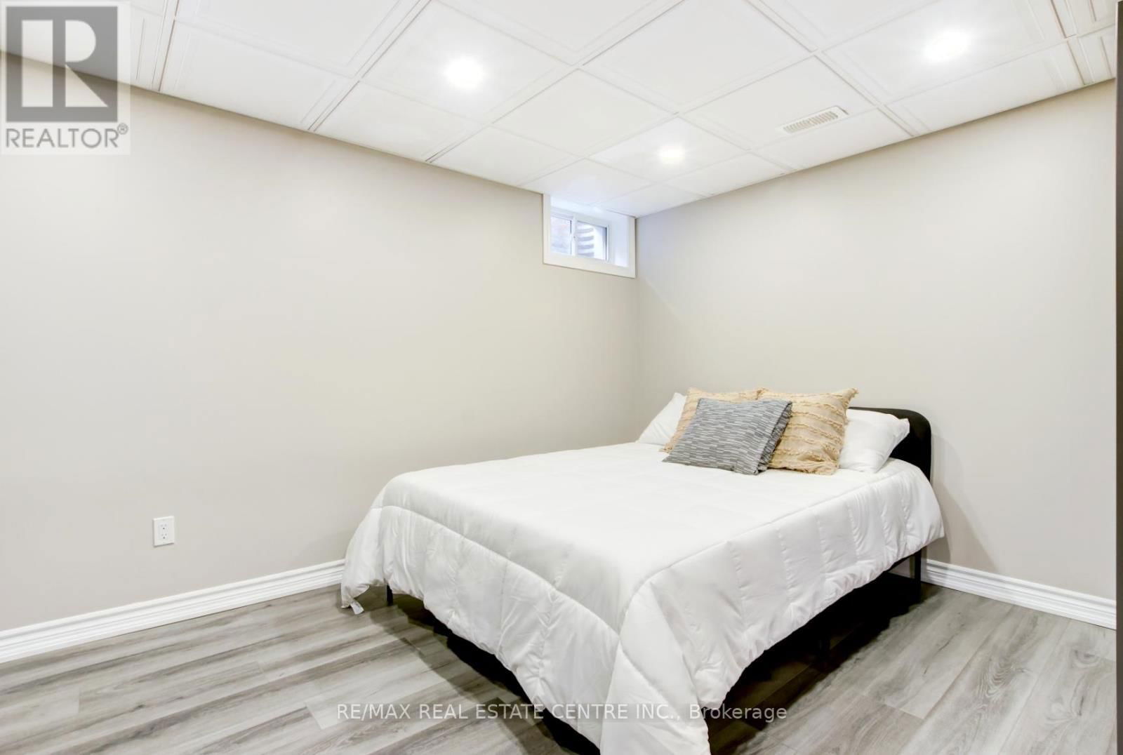 3 PASSMORE AVENUE Image 30