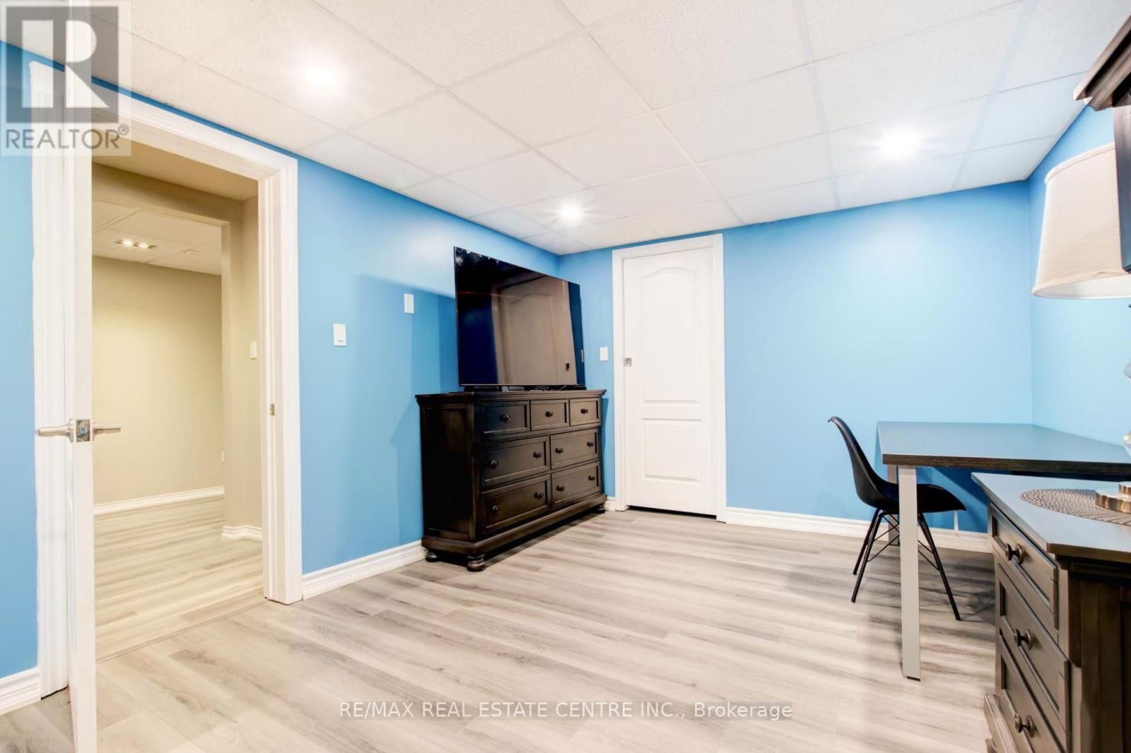 3 PASSMORE AVENUE Image 32