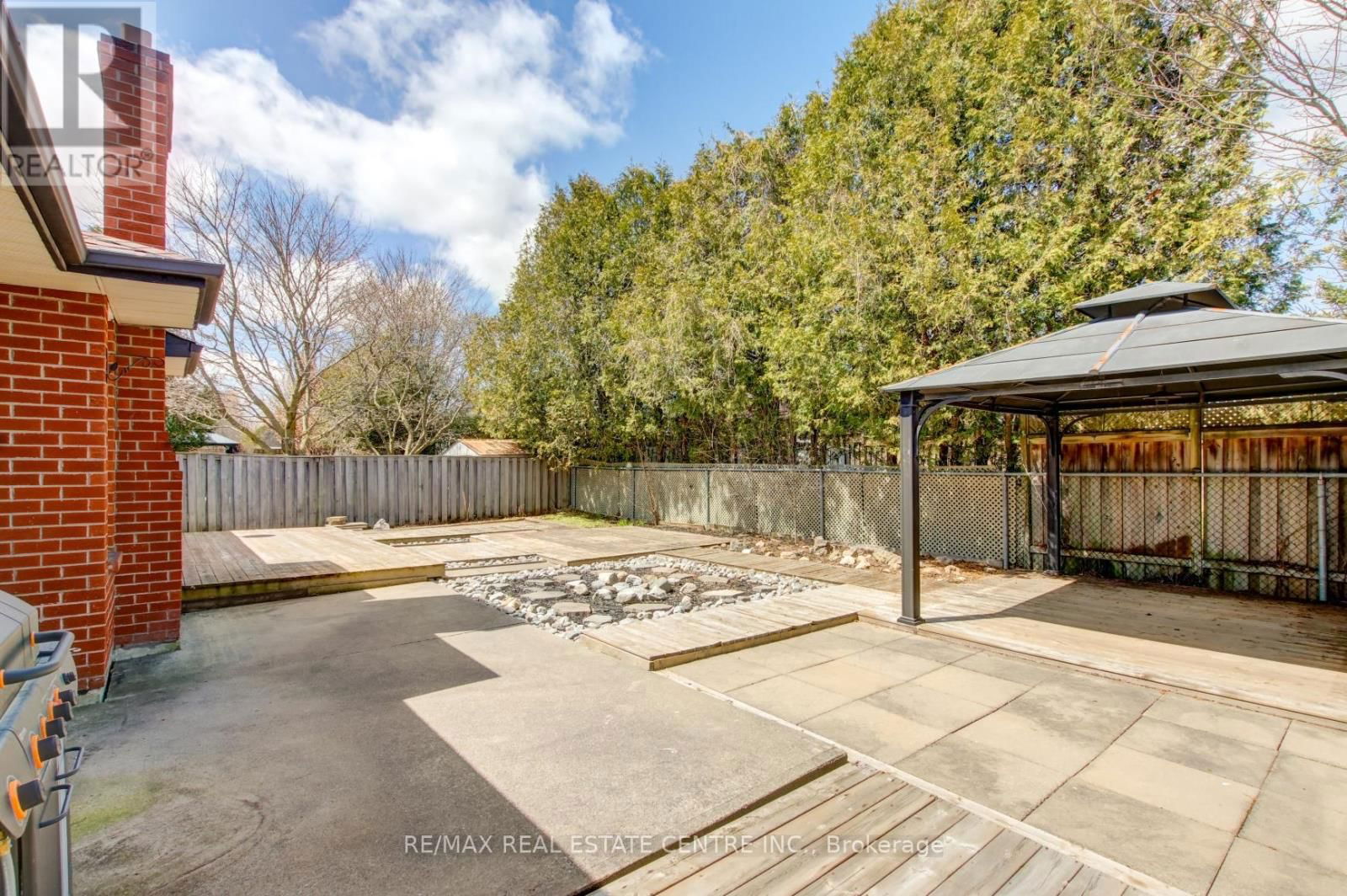 3 PASSMORE AVENUE Image 36