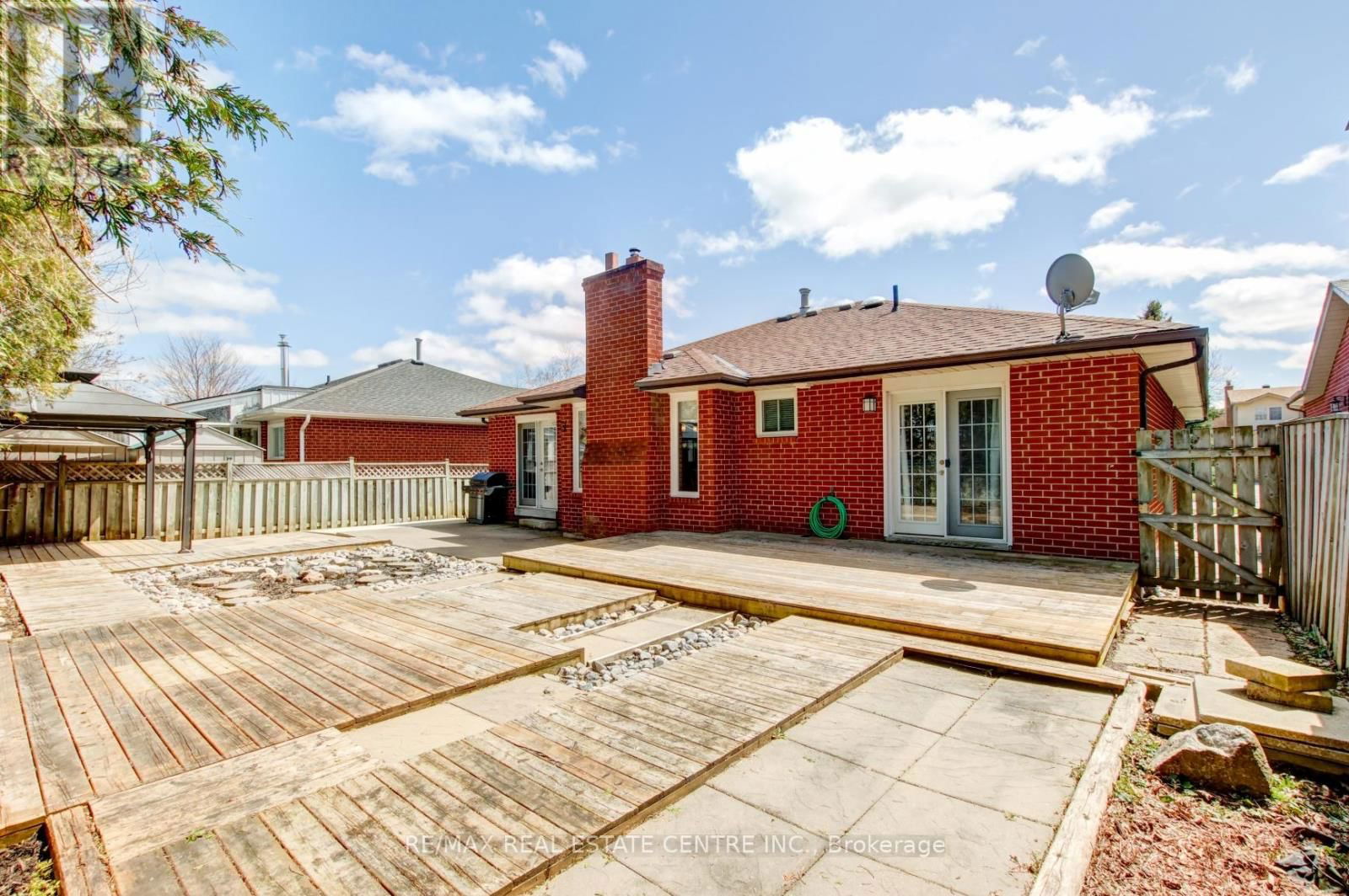 3 PASSMORE AVENUE Image 37