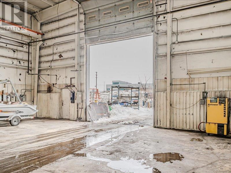 1135 SPEERS ROAD Image 17