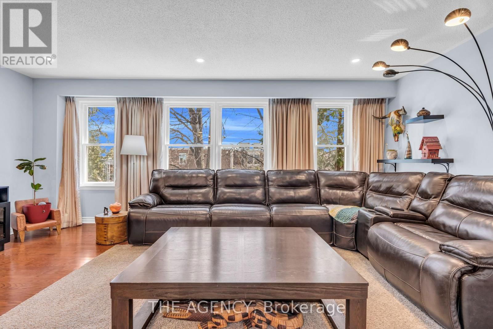 2203 MOUNTAIN GROVE AVENUE Image 15