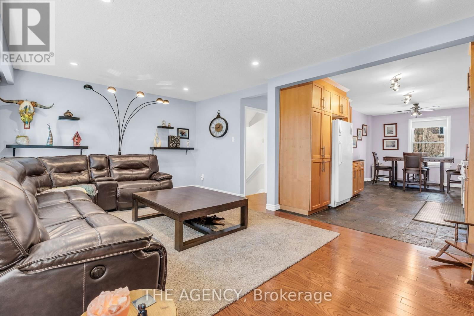 2203 MOUNTAIN GROVE AVENUE Image 17