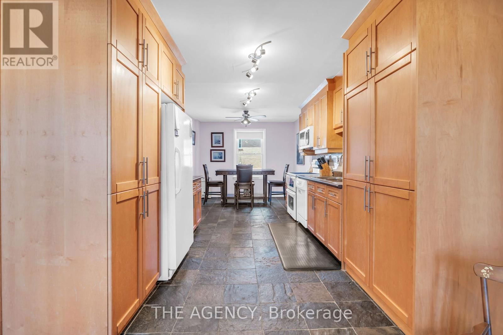 2203 MOUNTAIN GROVE AVENUE Image 18