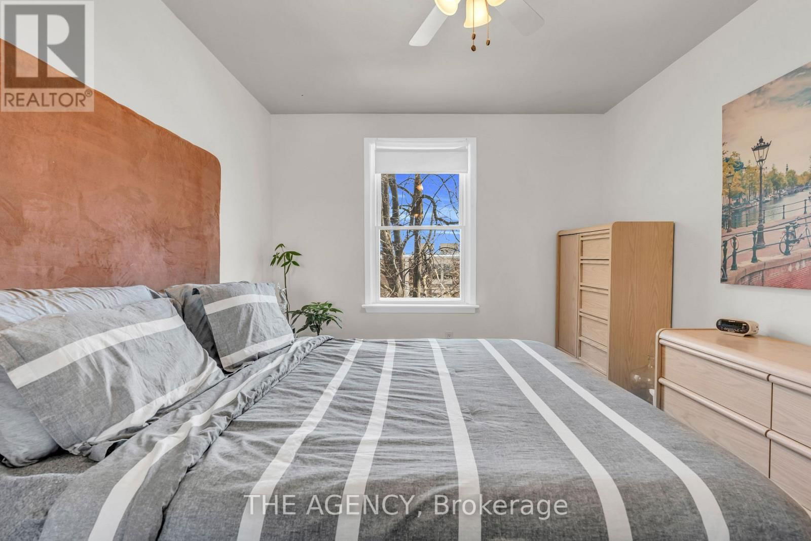 2203 MOUNTAIN GROVE AVENUE Image 27