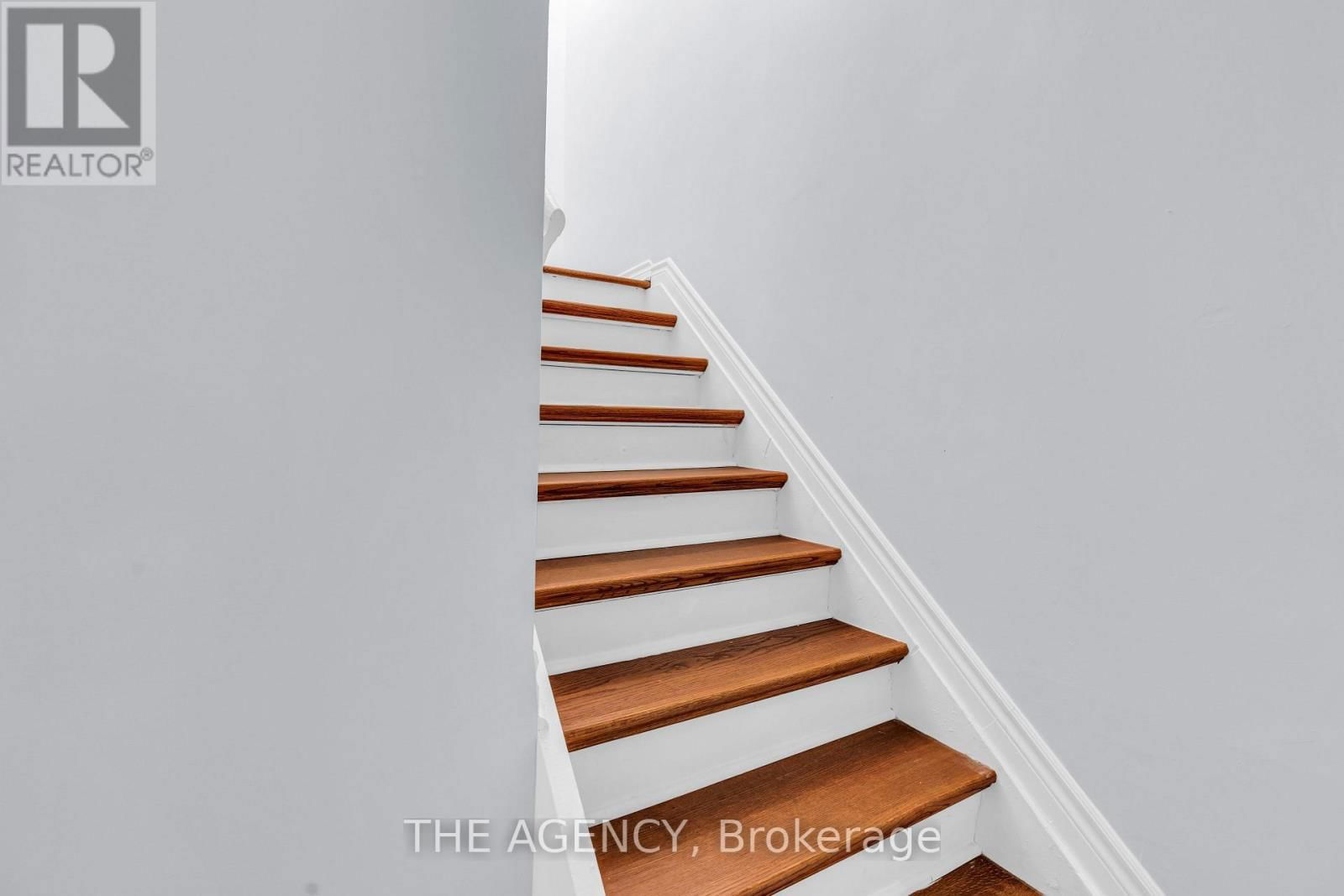 2203 MOUNTAIN GROVE AVENUE Image 32