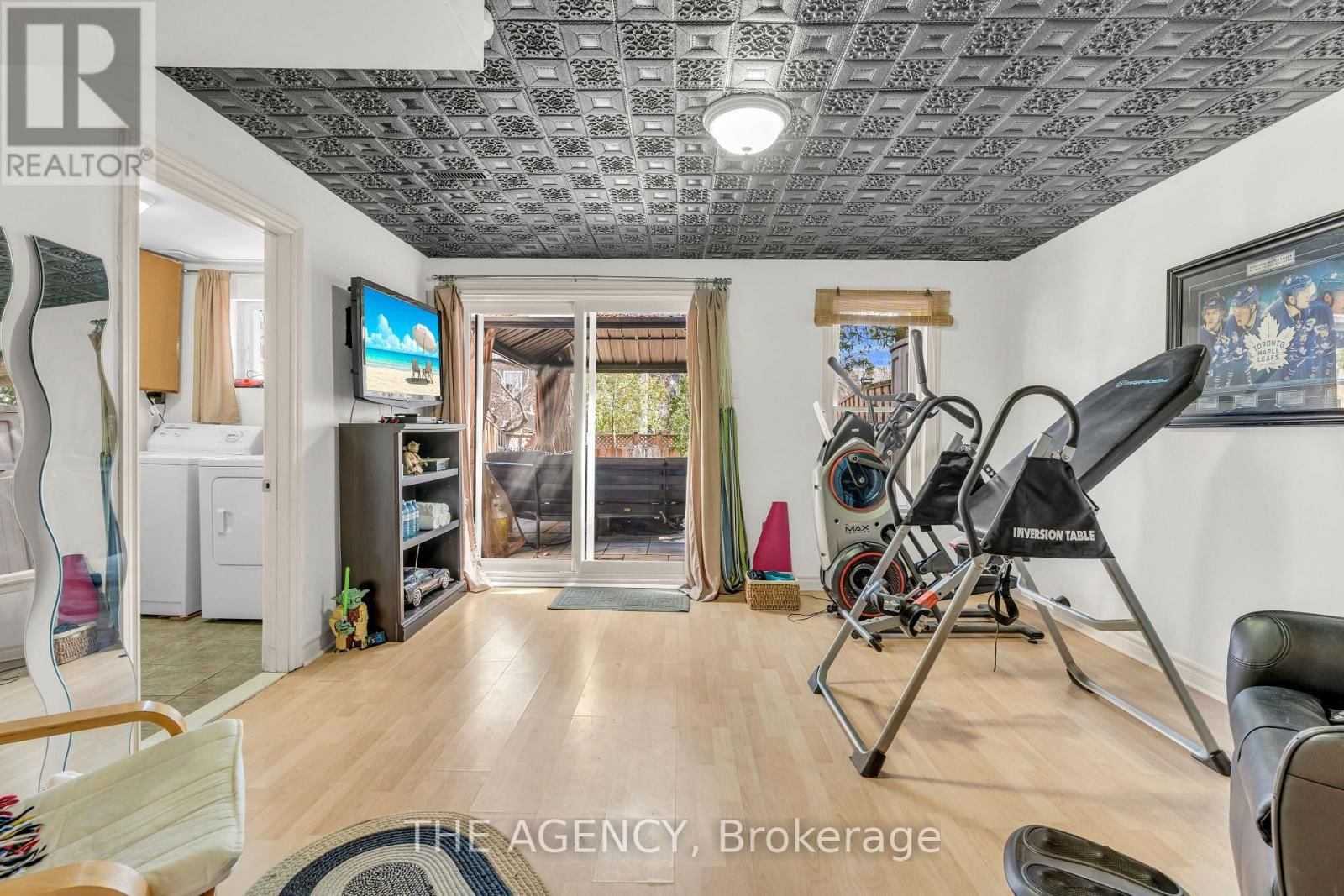 2203 MOUNTAIN GROVE AVENUE Image 34