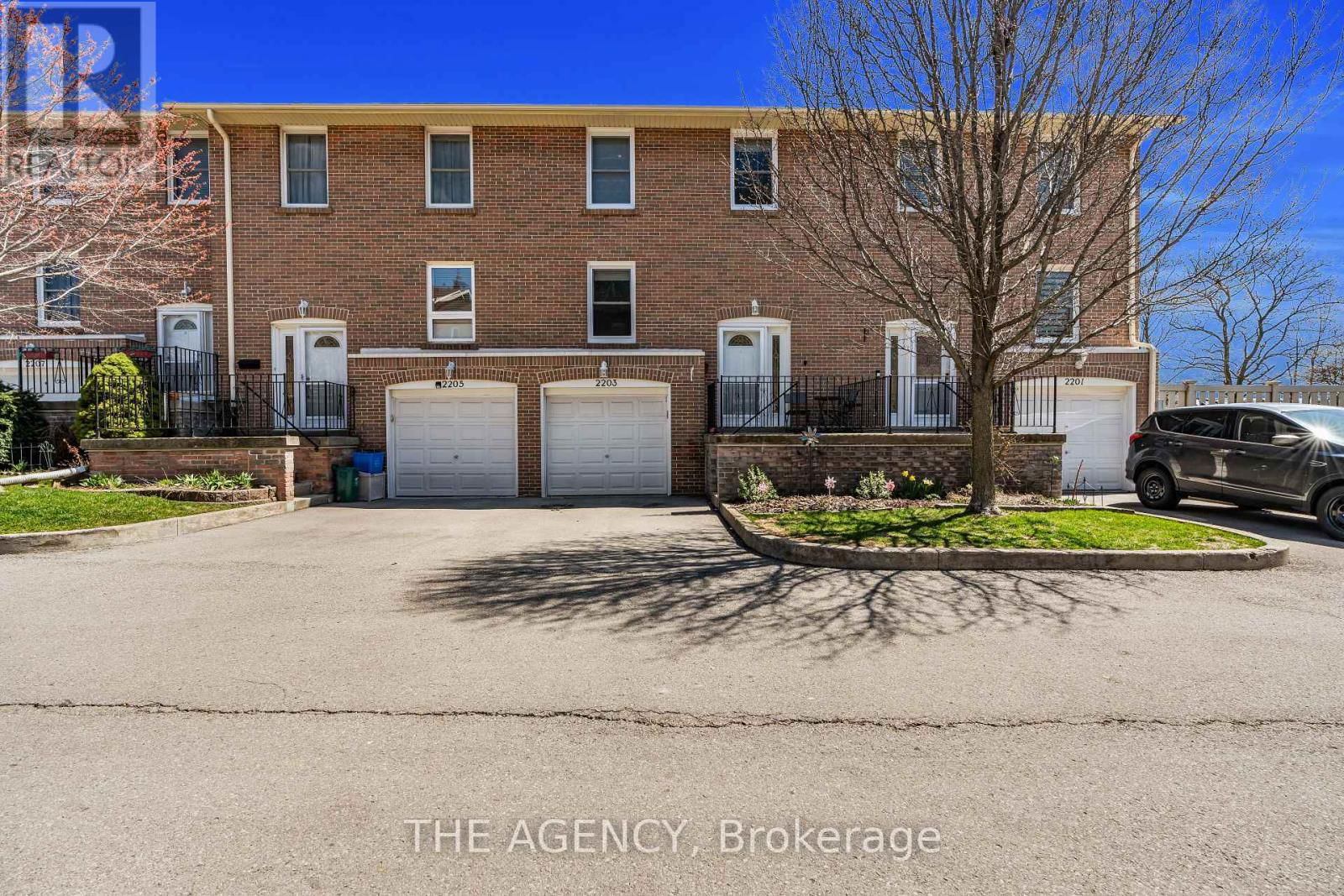 2203 MOUNTAIN GROVE AVENUE Image 8