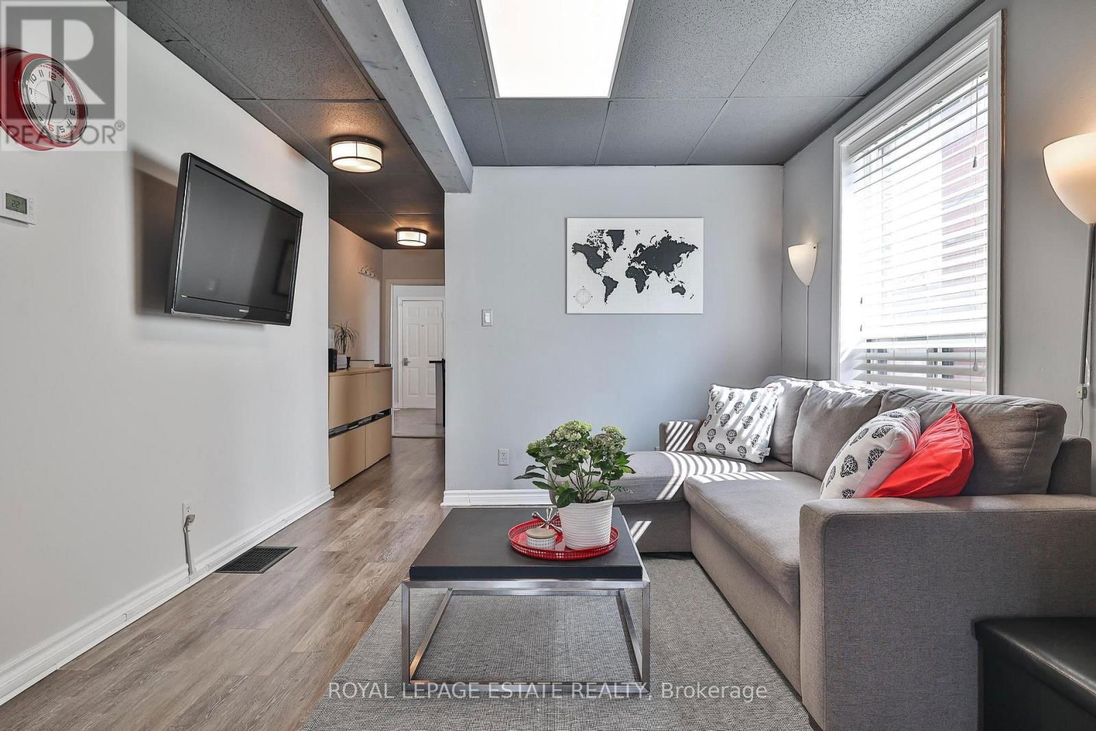 1281 WESTON ROAD Image 14
