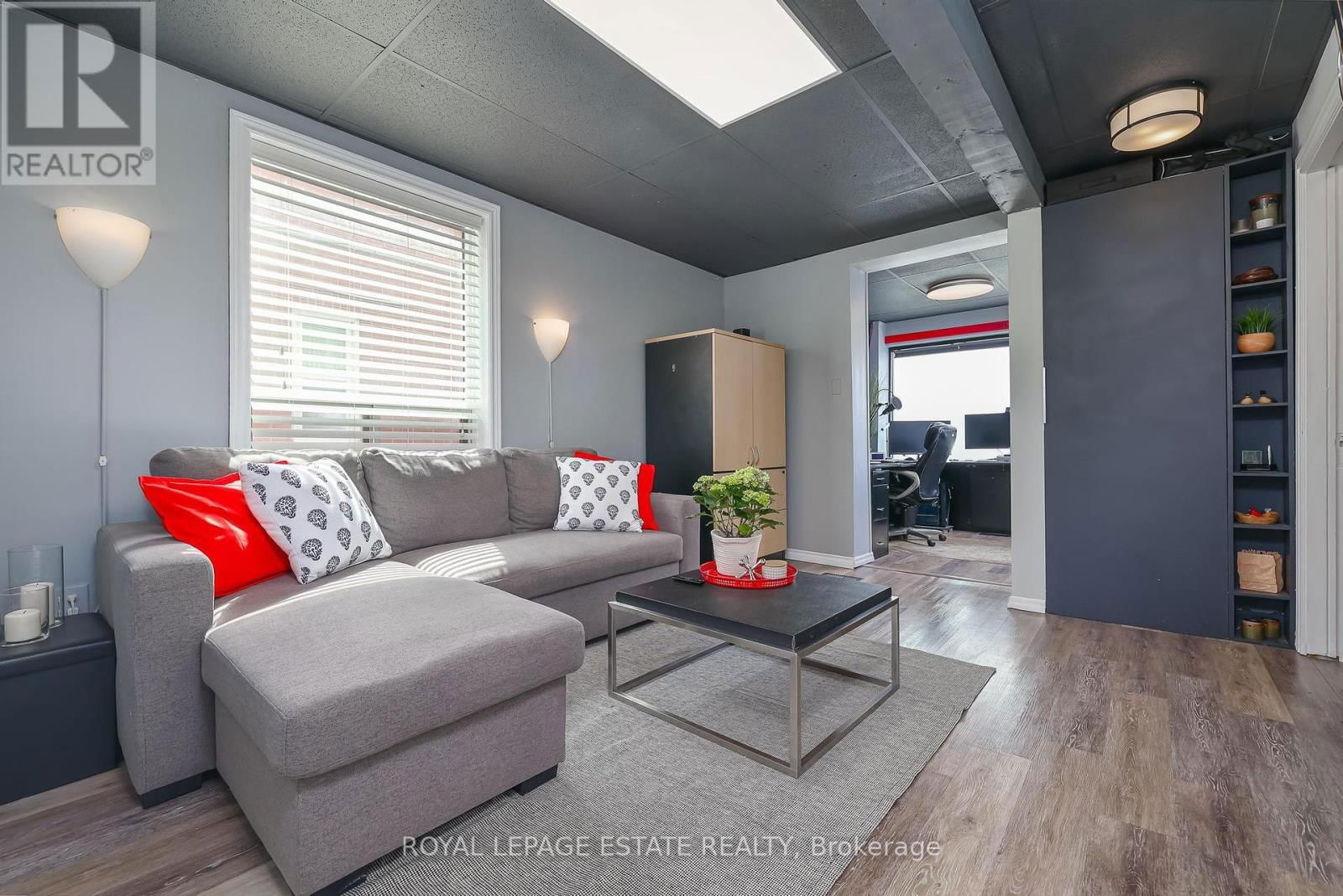 1281 WESTON ROAD Image 16