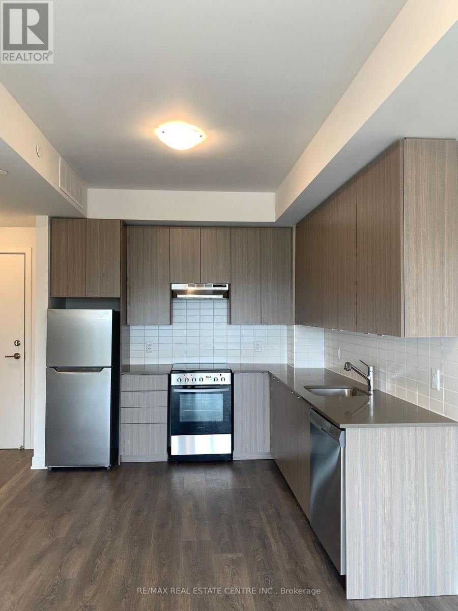 209 - 58 SKY HARBOUR DRIVE Image 12
