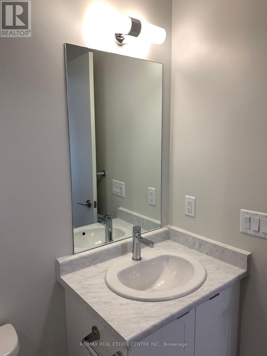 209 - 58 SKY HARBOUR DRIVE Image 23
