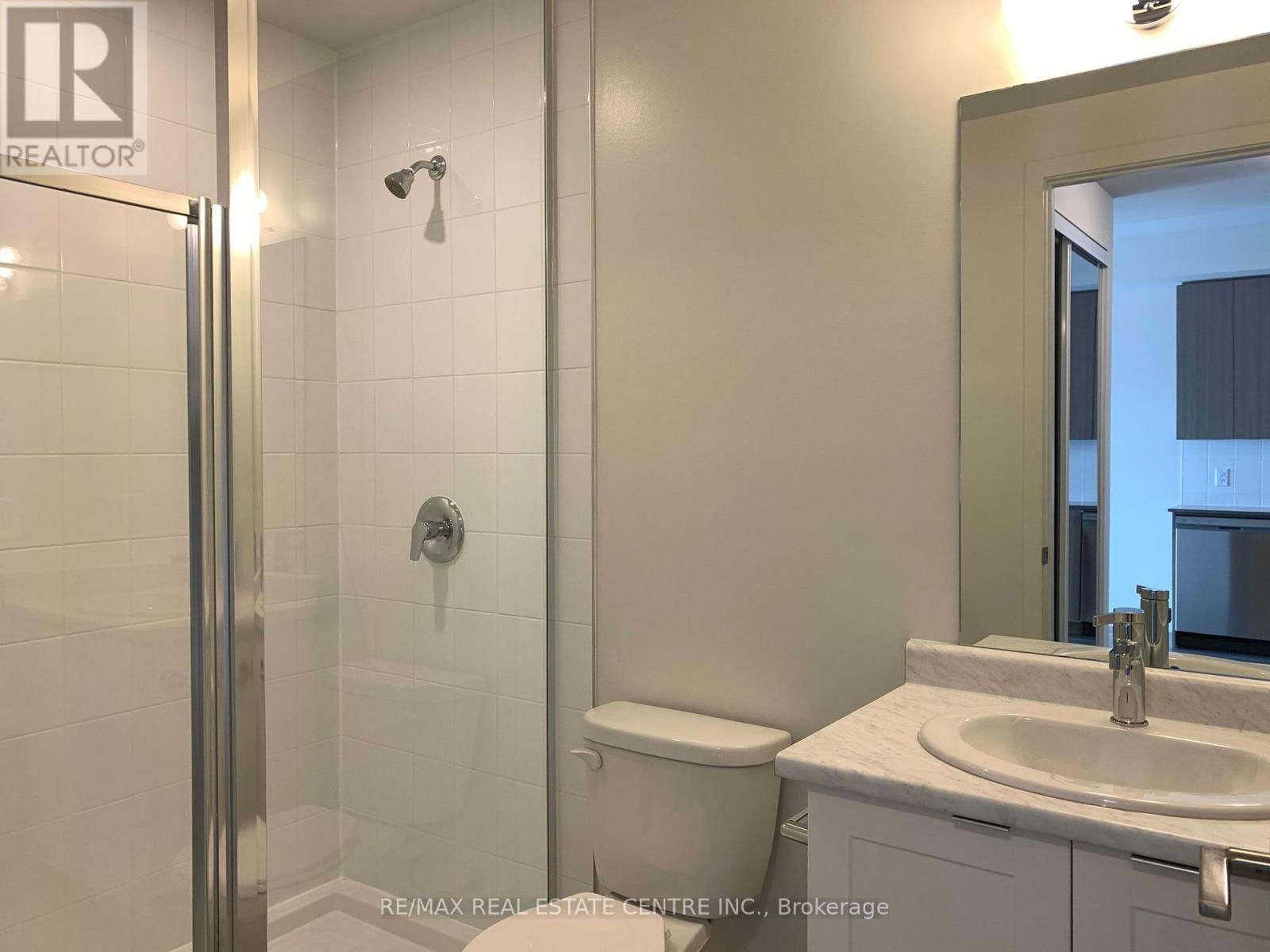 209 - 58 SKY HARBOUR DRIVE Image 3