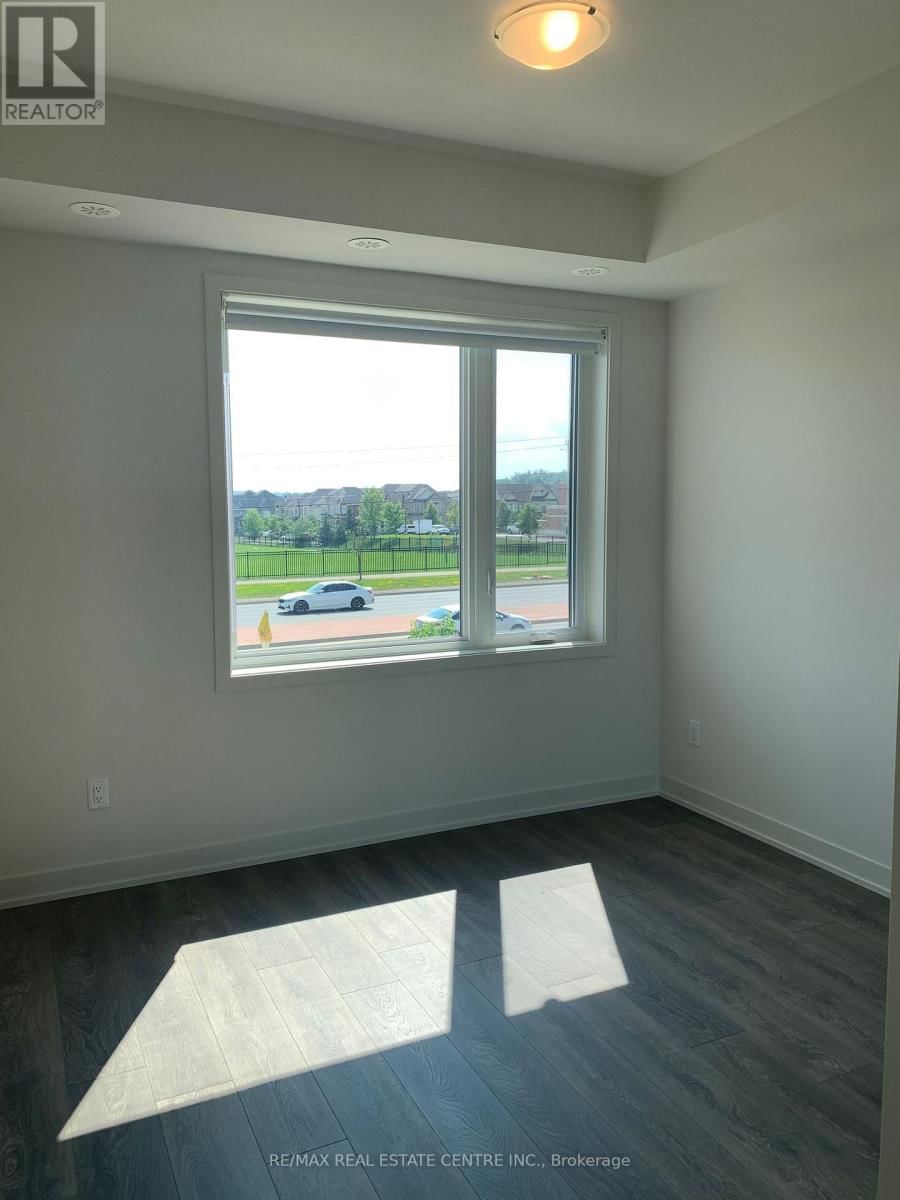 209 - 58 SKY HARBOUR DRIVE Image 5
