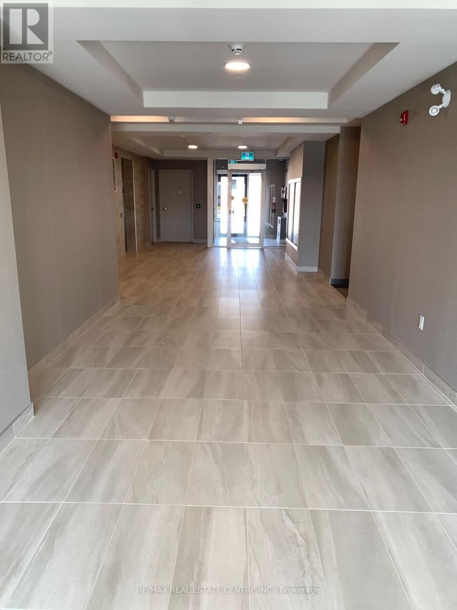 209 - 58 SKY HARBOUR DRIVE Image 7