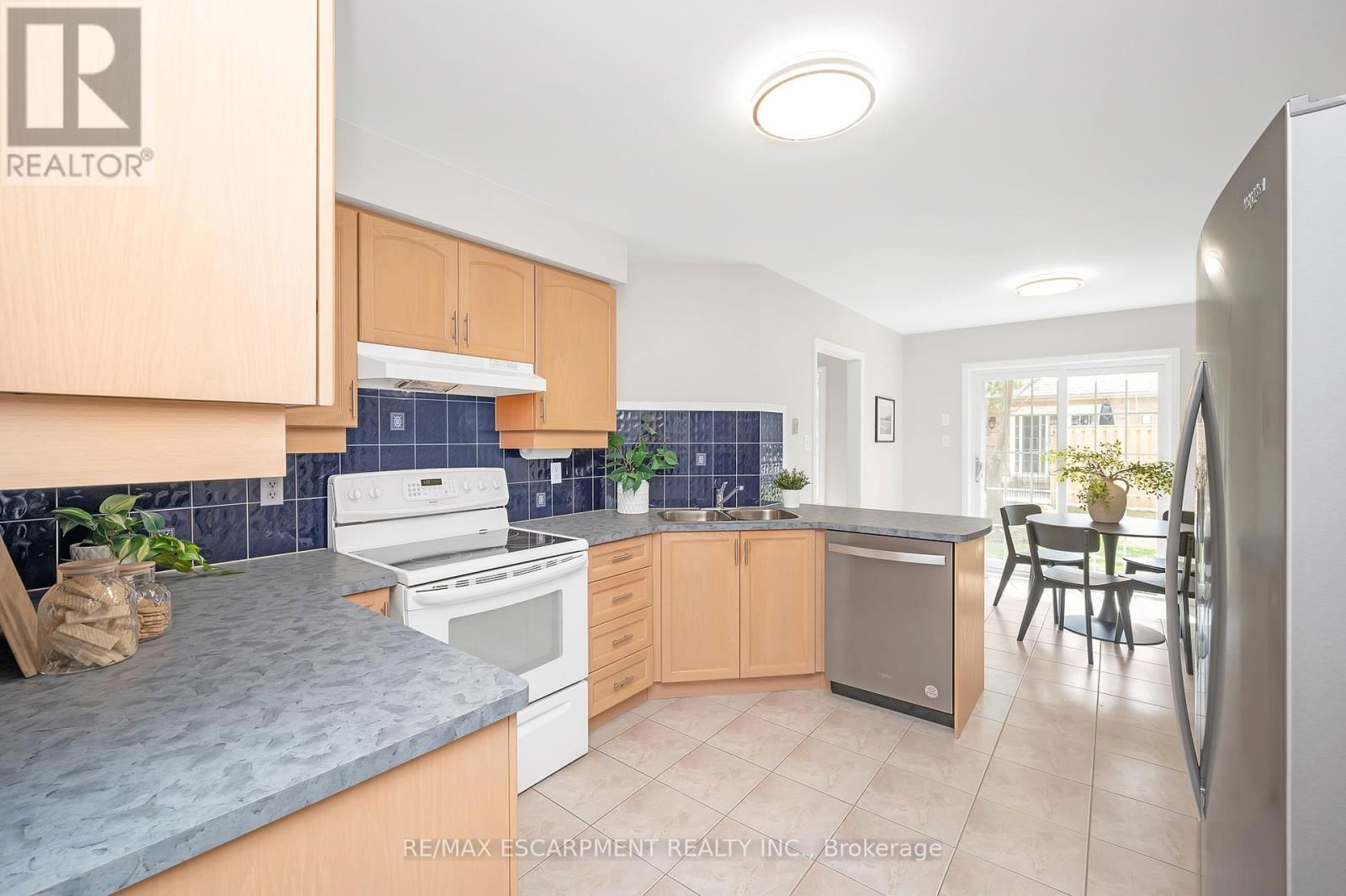 10 - 4275 MILLCROFT PARK DRIVE Image 11