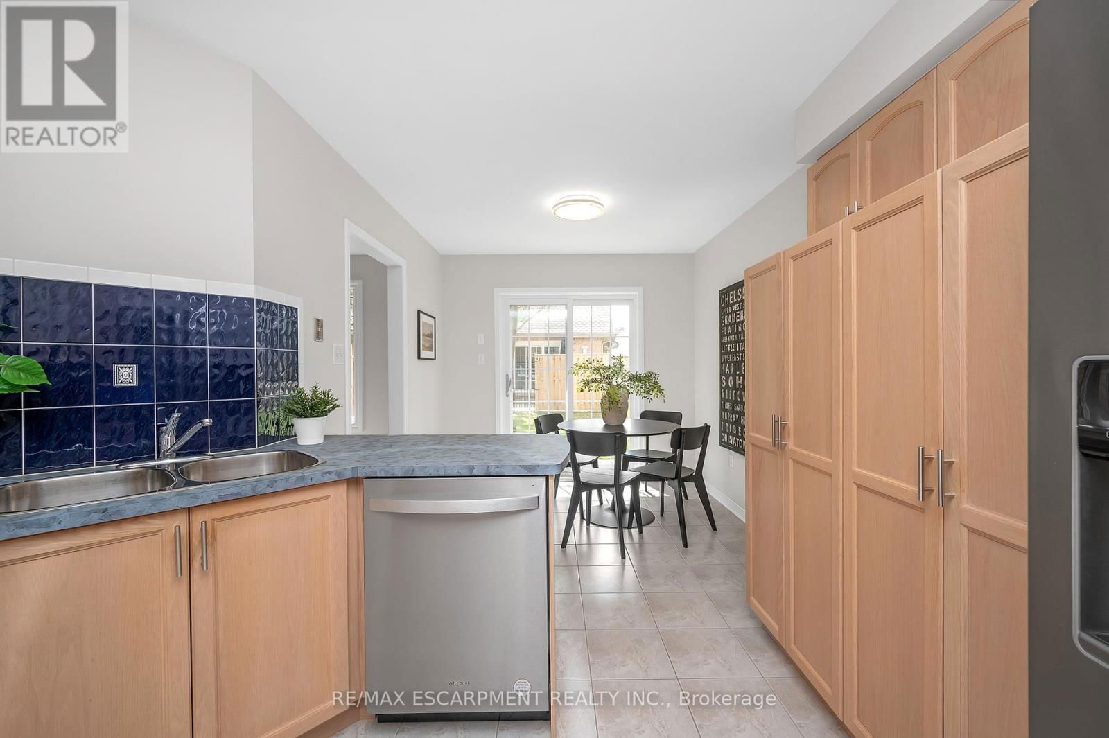 10 - 4275 MILLCROFT PARK DRIVE Image 12