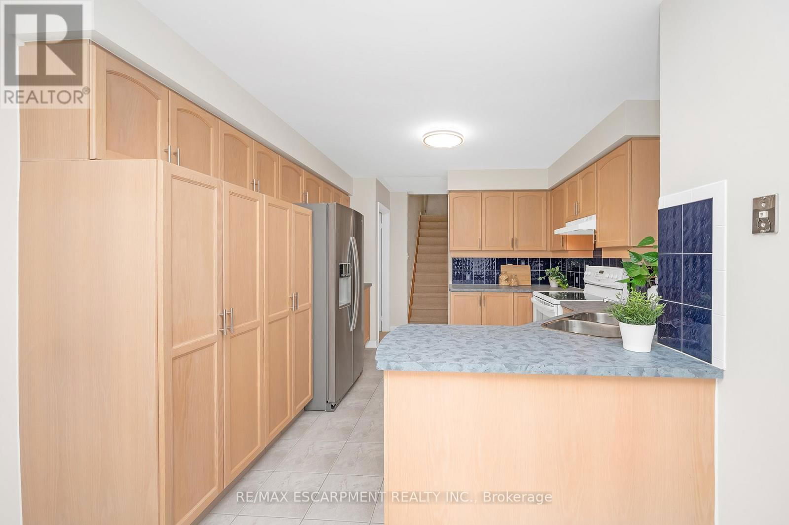 10 - 4275 MILLCROFT PARK DRIVE Image 13