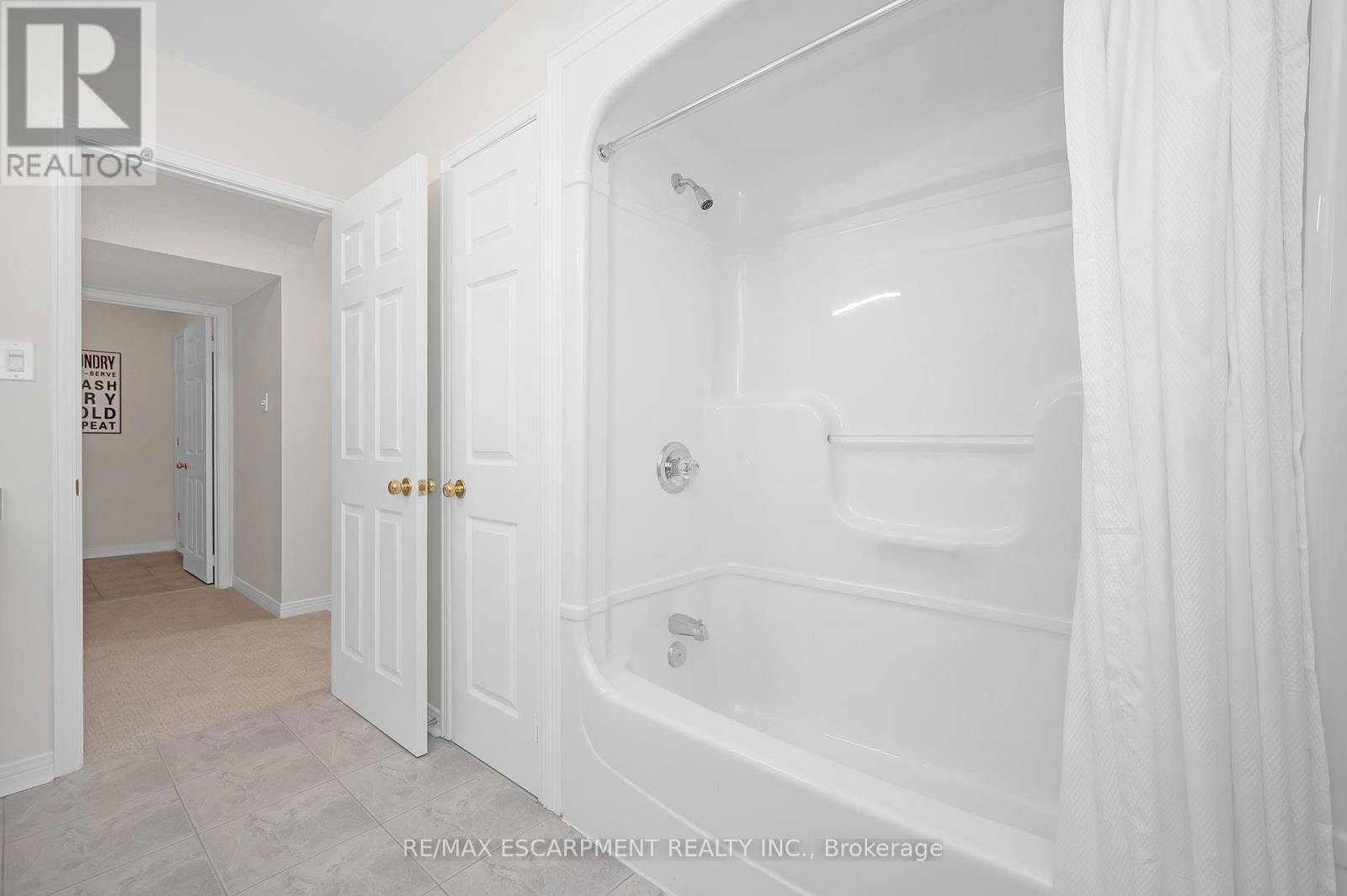 10 - 4275 MILLCROFT PARK DRIVE Image 24
