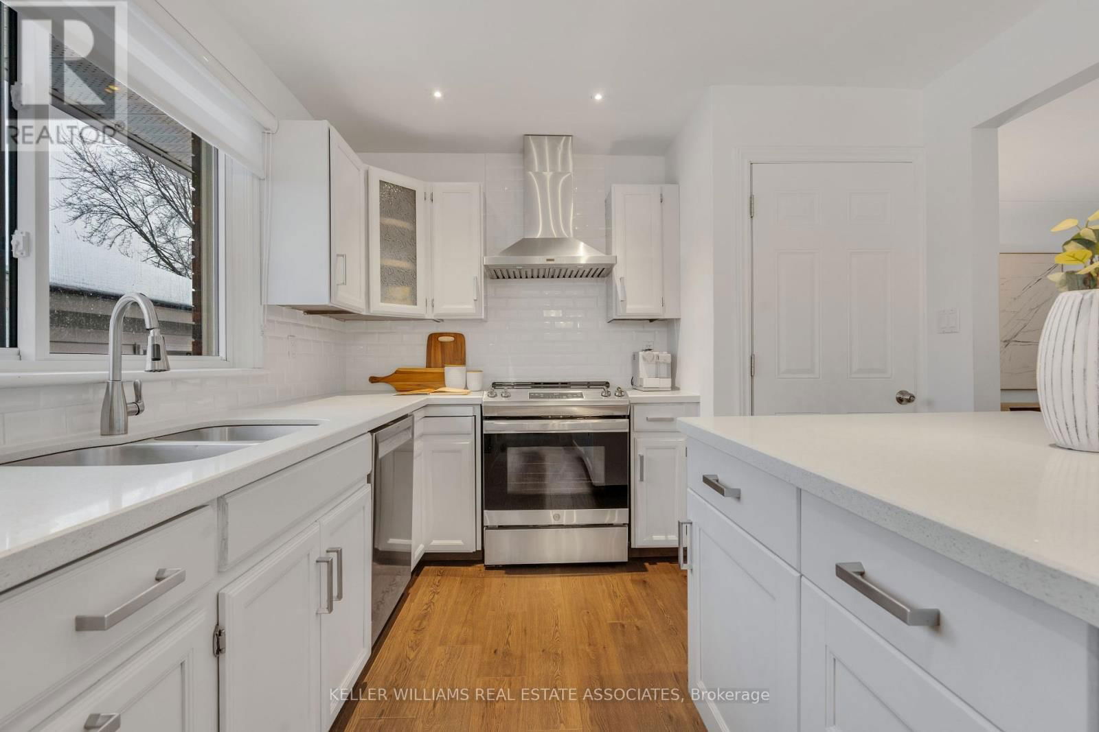 5419 SPRUCE AVENUE Image 4