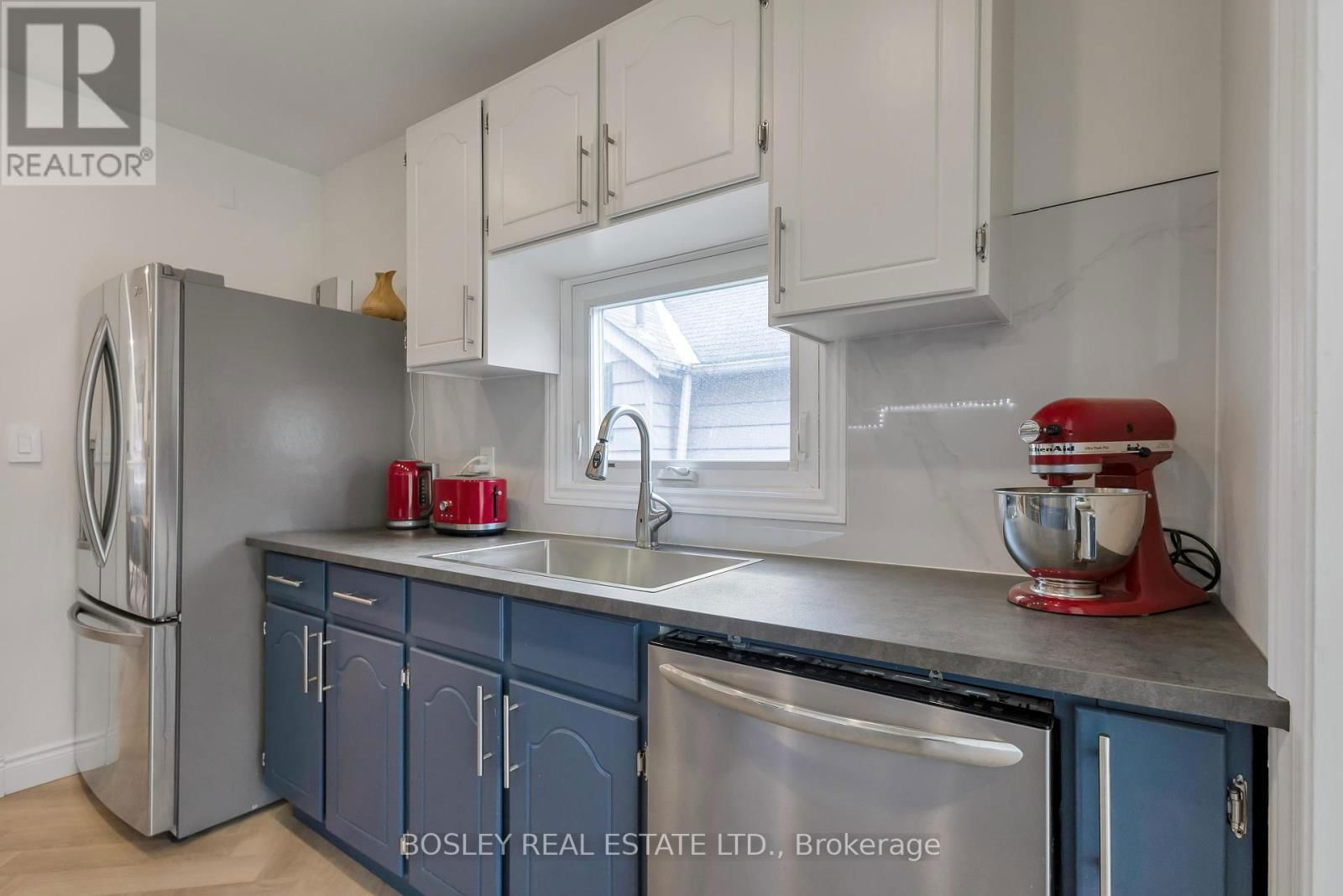 25 WARREN CRESCENT Image 18